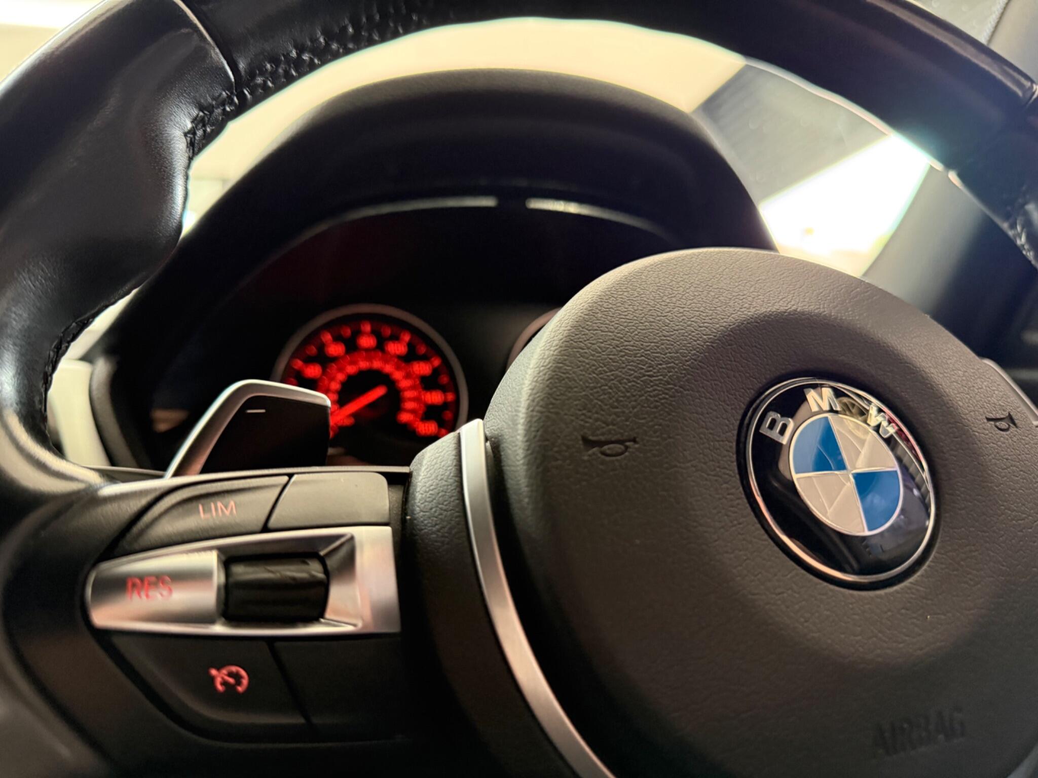 BMW 3 Series view 20