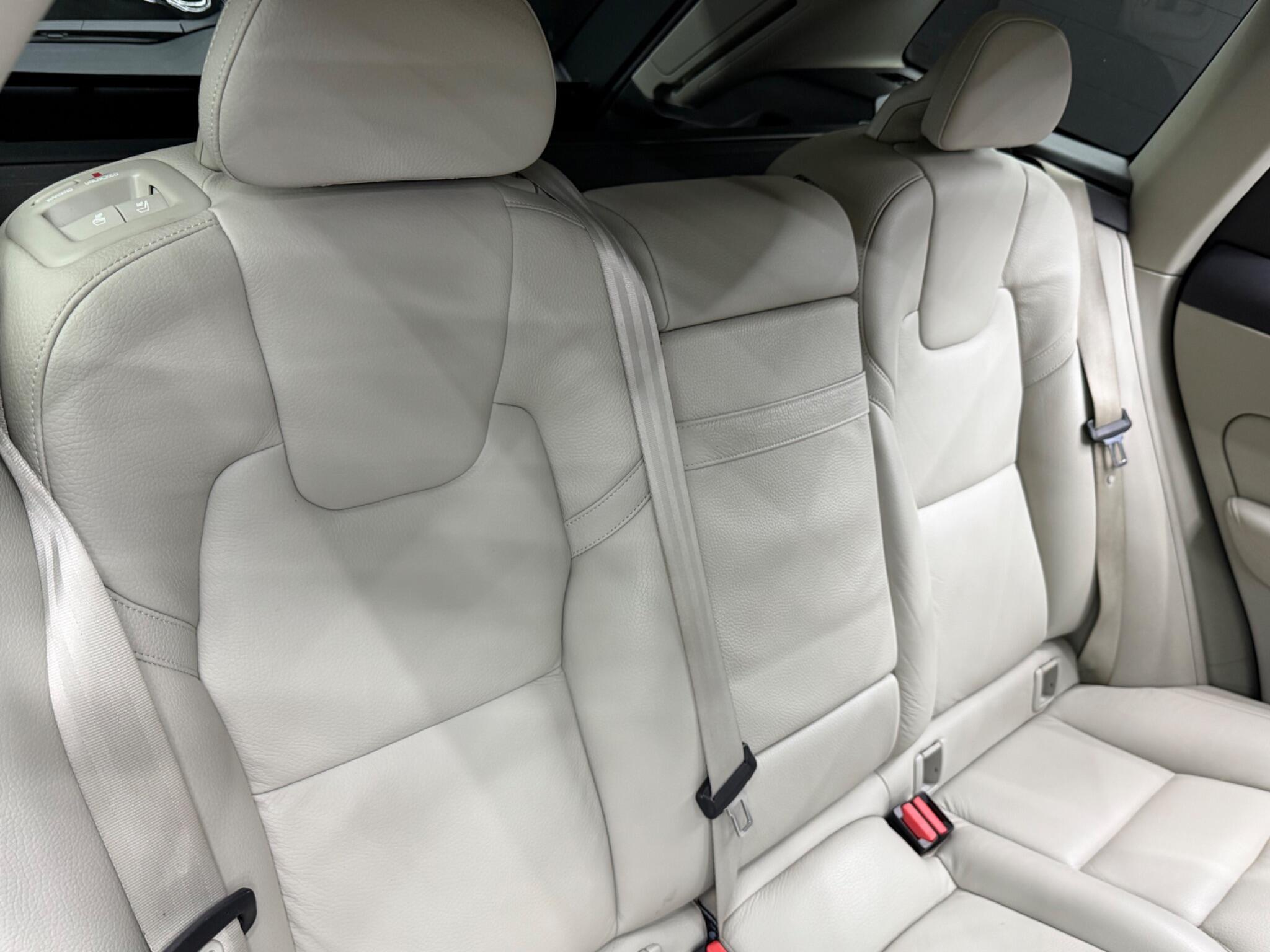 Volvo XC60 view 15