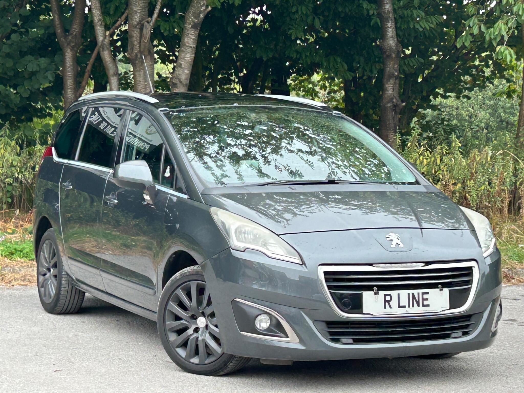 Peugeot 5008 view 2