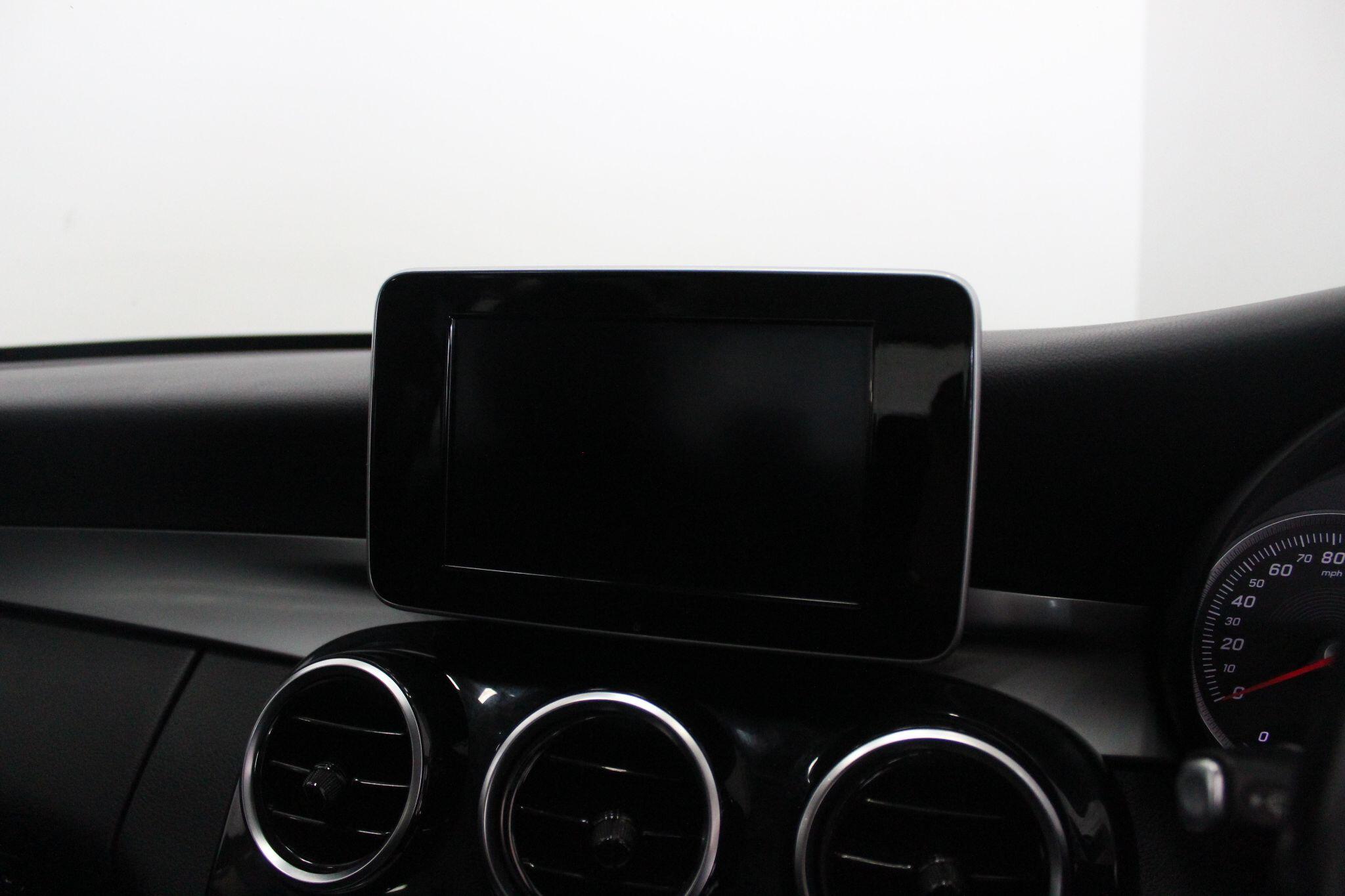 Mercedes-Benz C-Class view 39