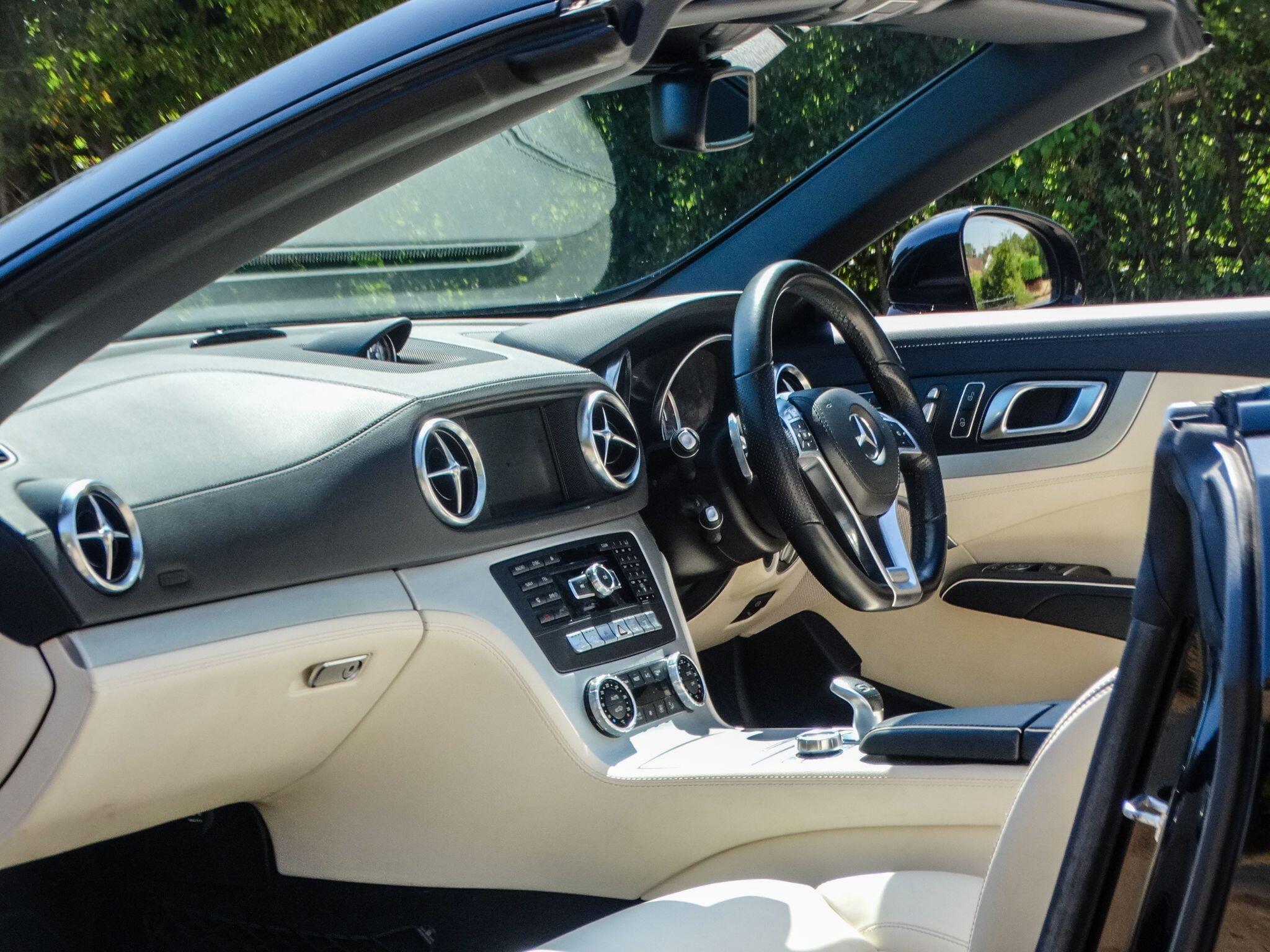 Mercedes-Benz SL view 14