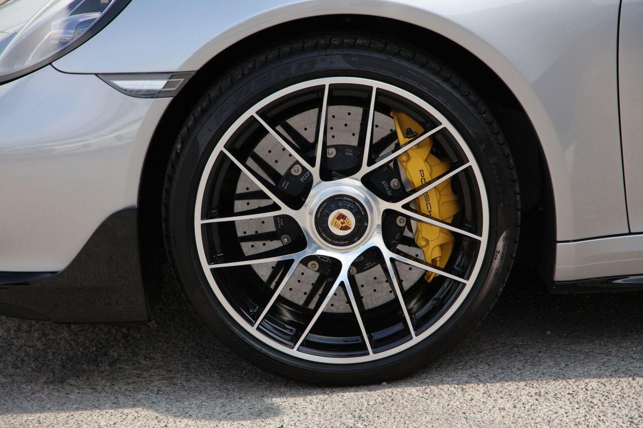 Porsche 911 view 29