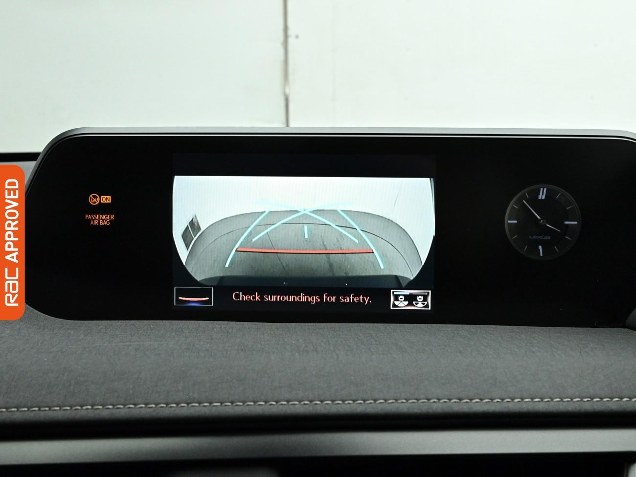Lexus Ux view 3