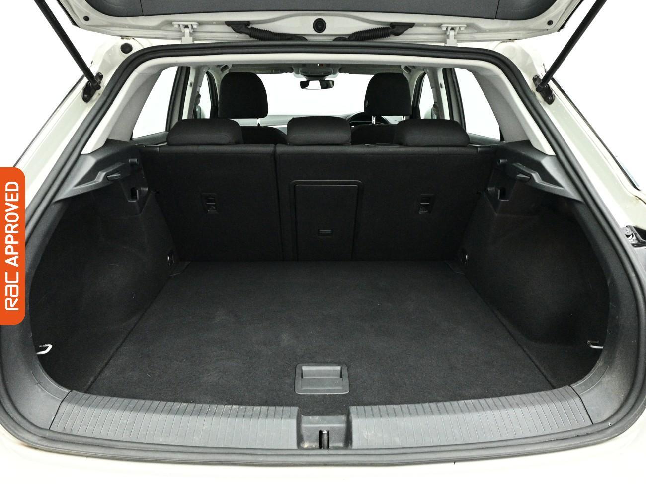 Volkswagen T-Roc view 24
