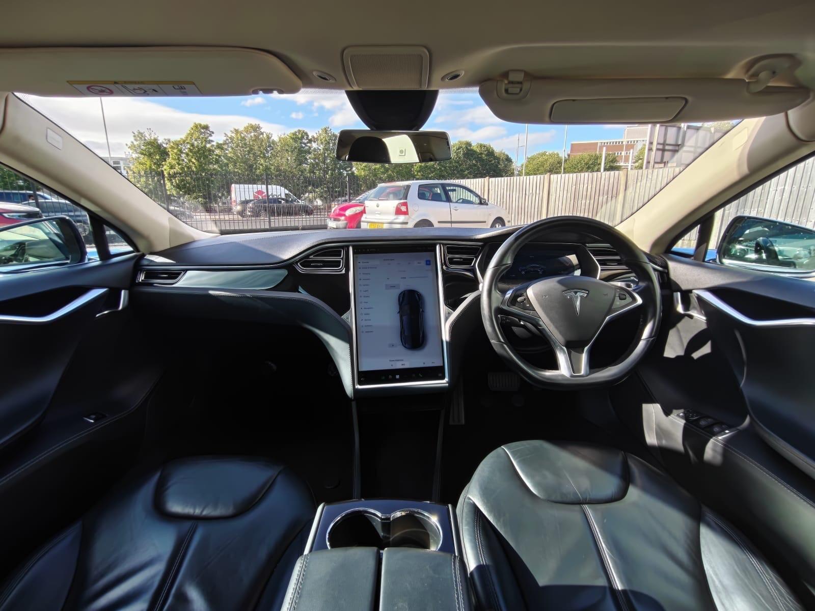 Tesla Model S view 20