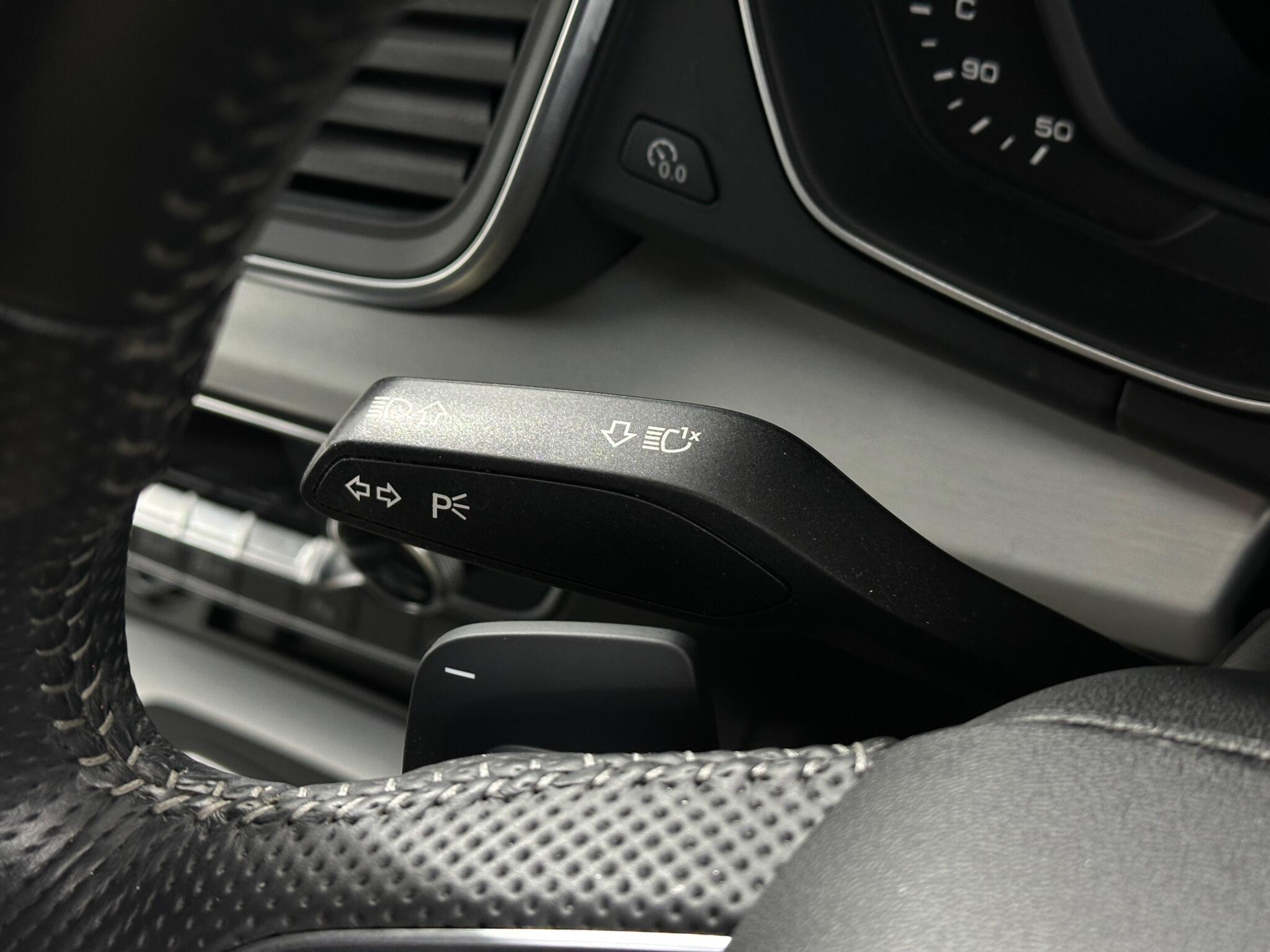 Audi Q5 view 14