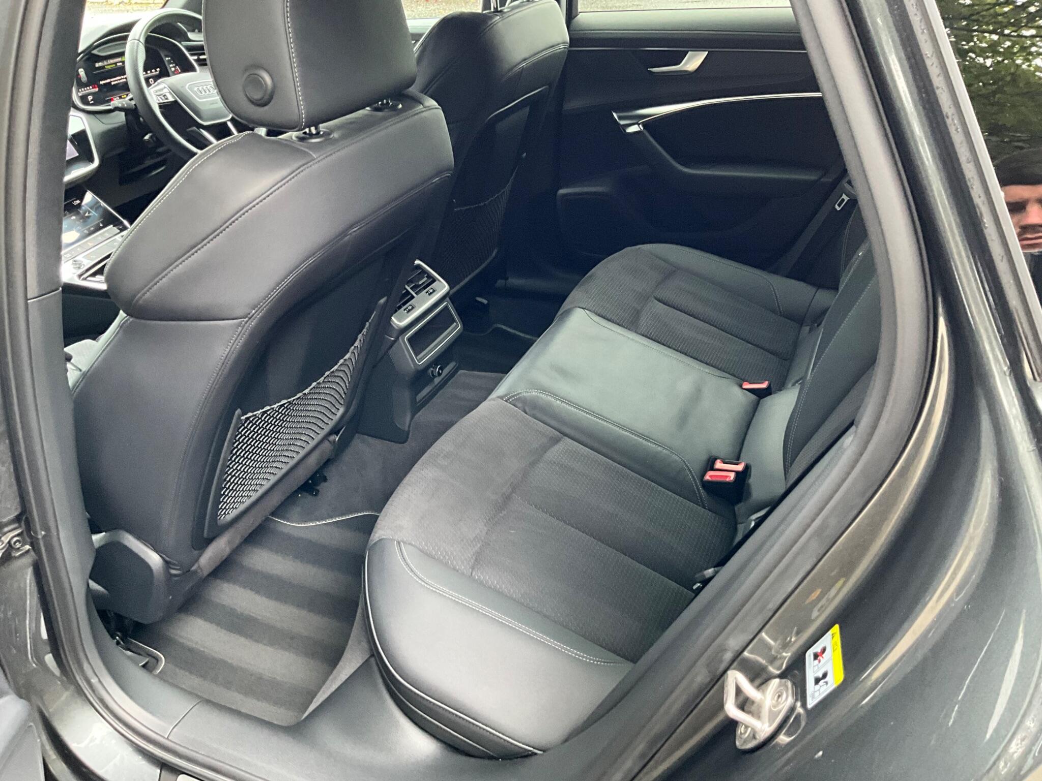 Audi A6 Avant view 9
