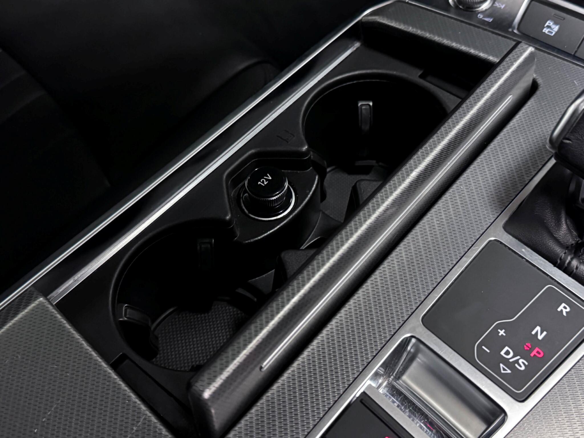 Audi A6 view 36