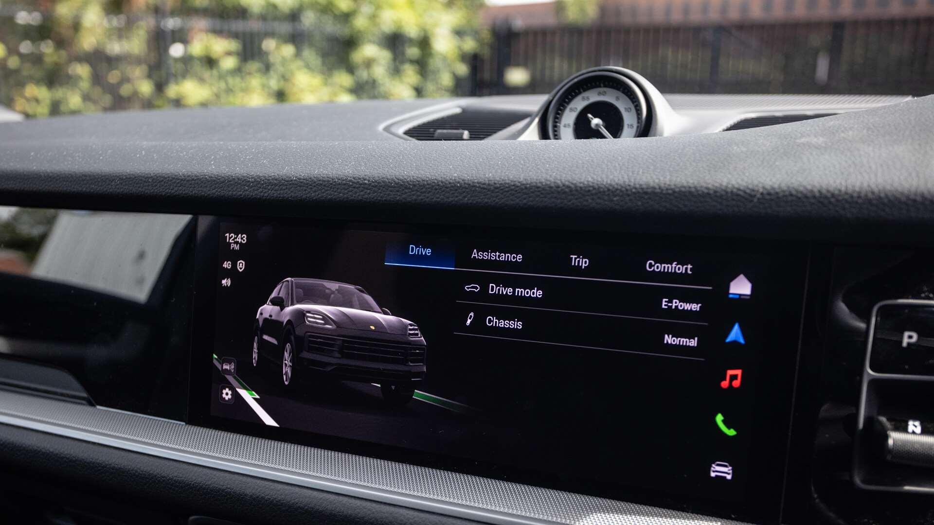 Porsche Cayenne view 23
