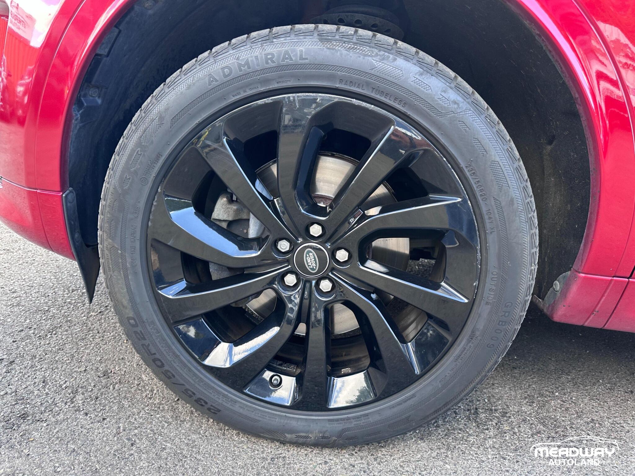 Land Rover Discovery Sport view 36
