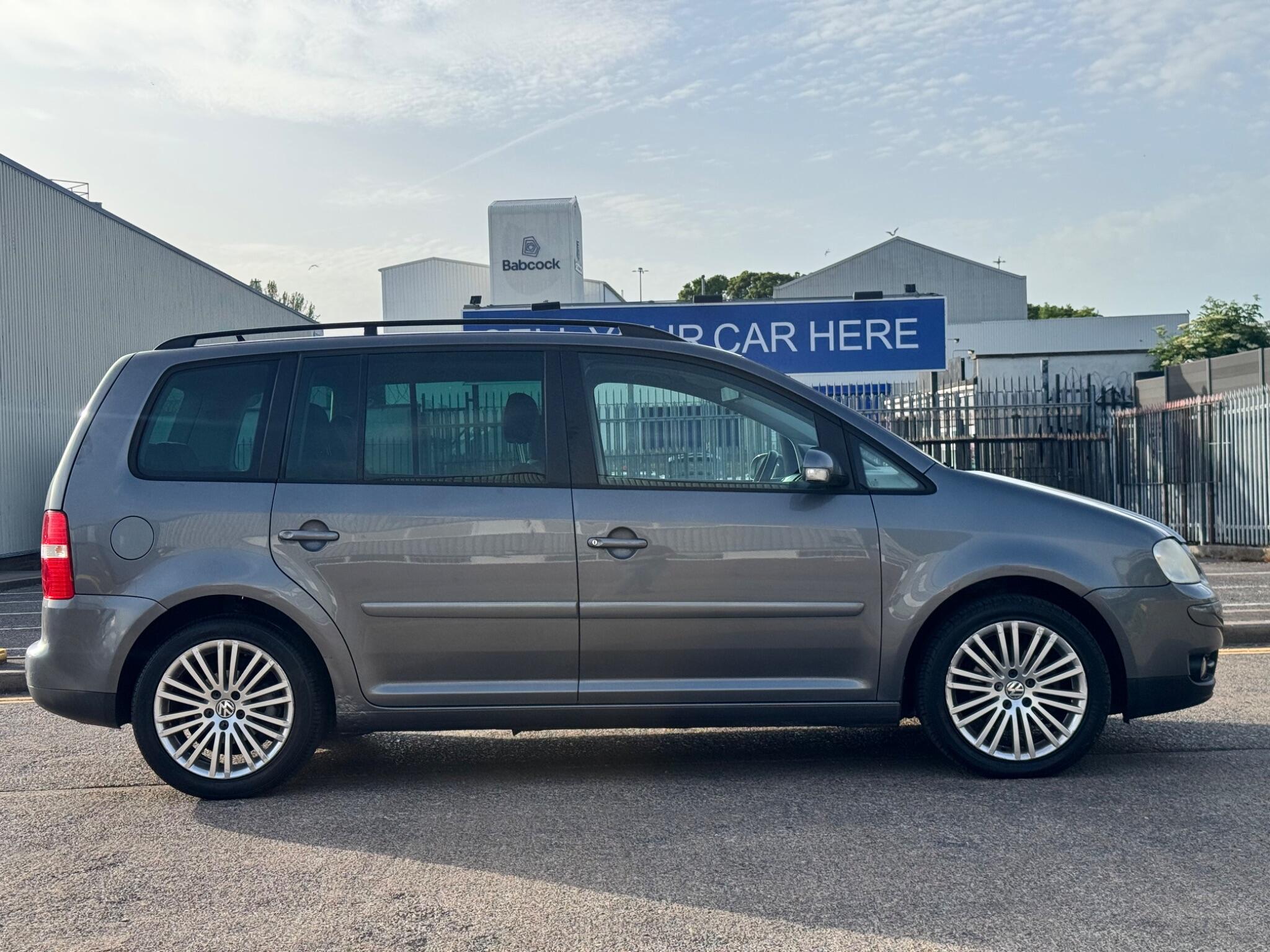 Volkswagen Touran view 15