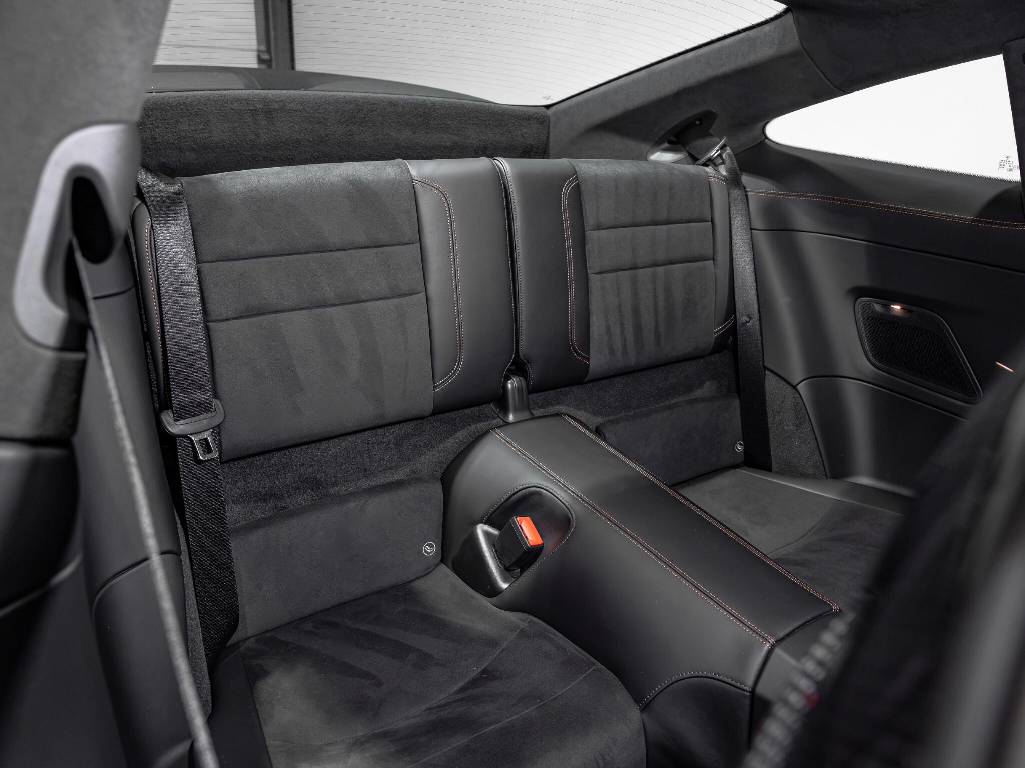 Porsche 911 view 30