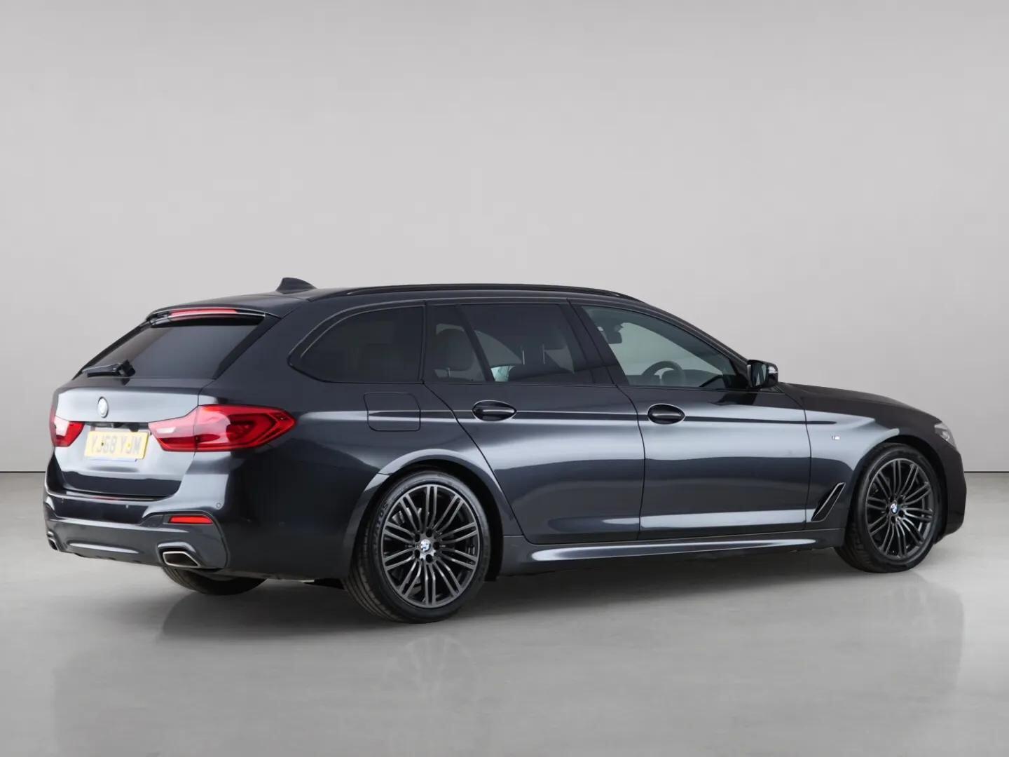 BMW 5 Series view 6