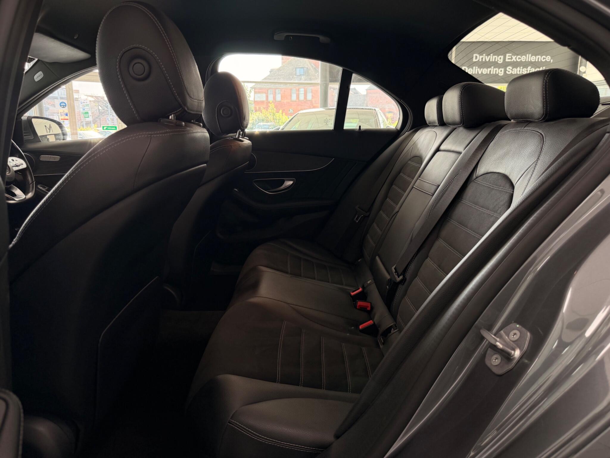 Mercedes-Benz C-Class view 23