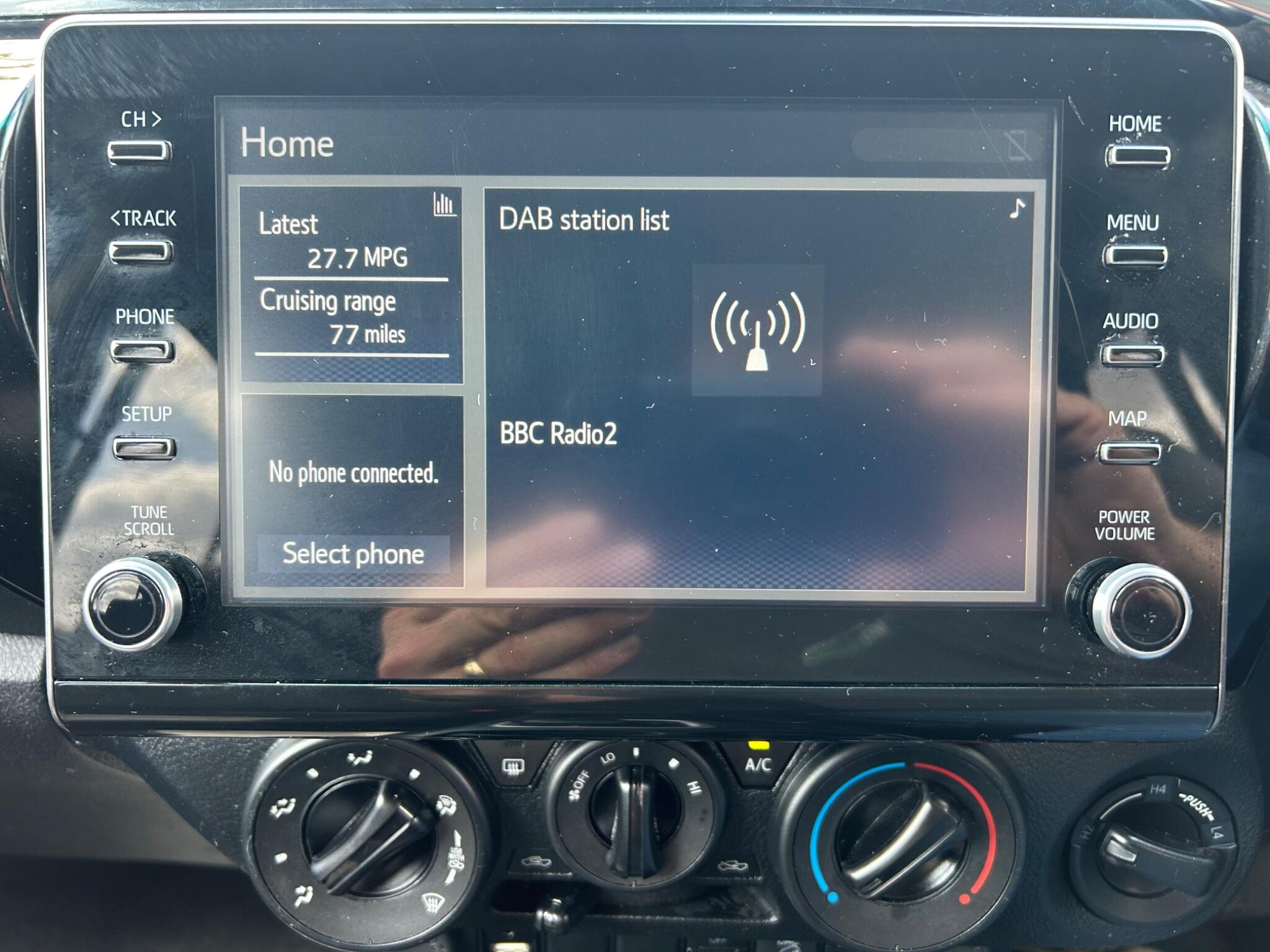 Toyota Hilux view 23