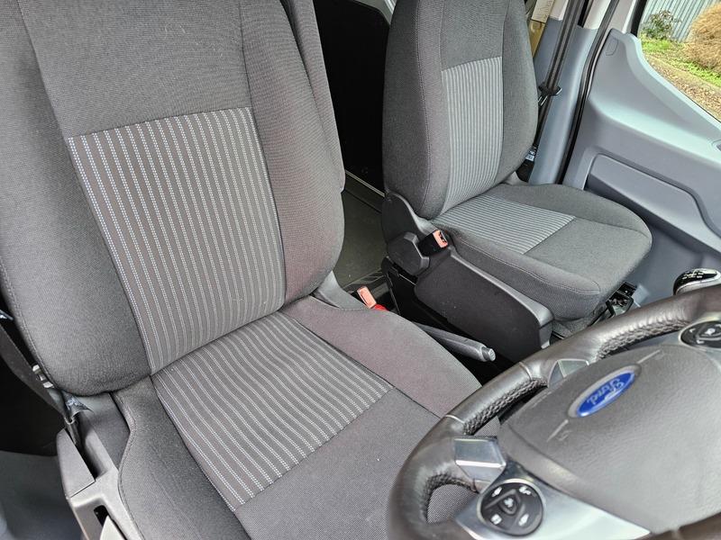 2018 Ford Transit 2.2 TDCi 460 HDT Trend Minibus 5dr Diesel Manual L4 H3 (18 seats) (196 g/km, 123 bhp) • 16,832 miles image 23