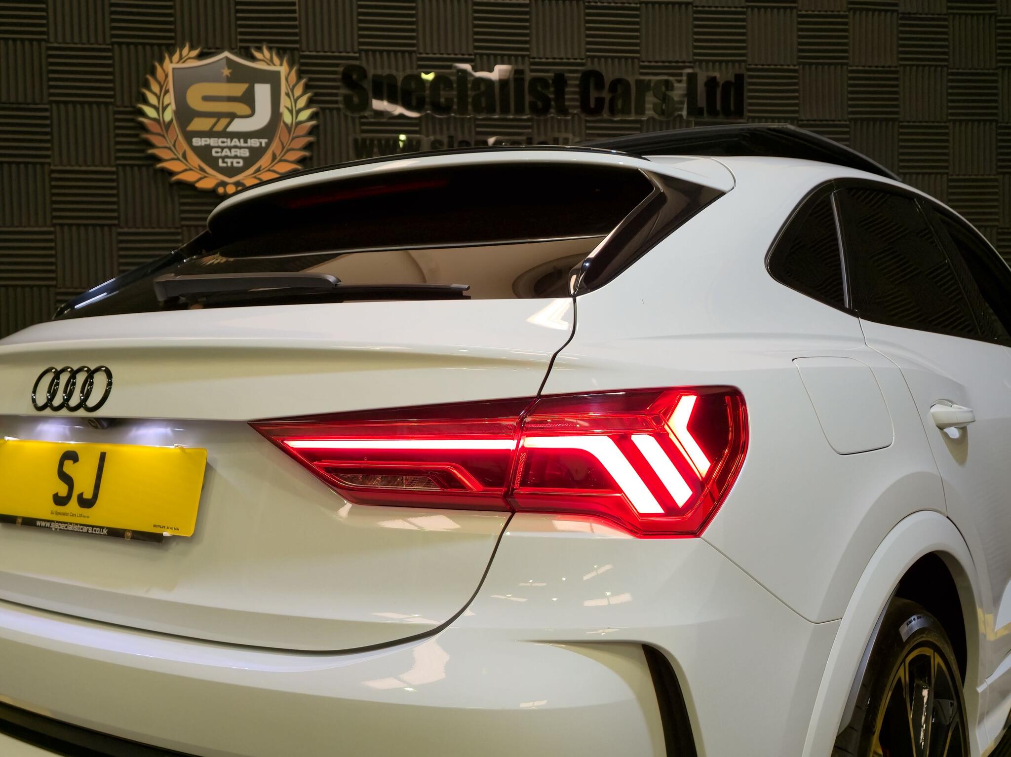 Audi RS Q3 view 26