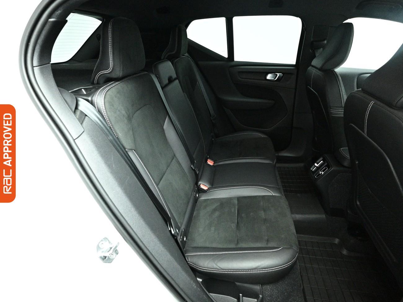 Volvo XC40 view 13