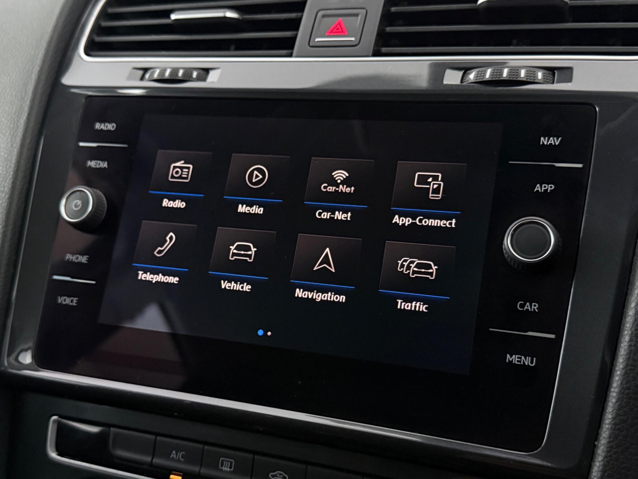 Volkswagen Golf view 24