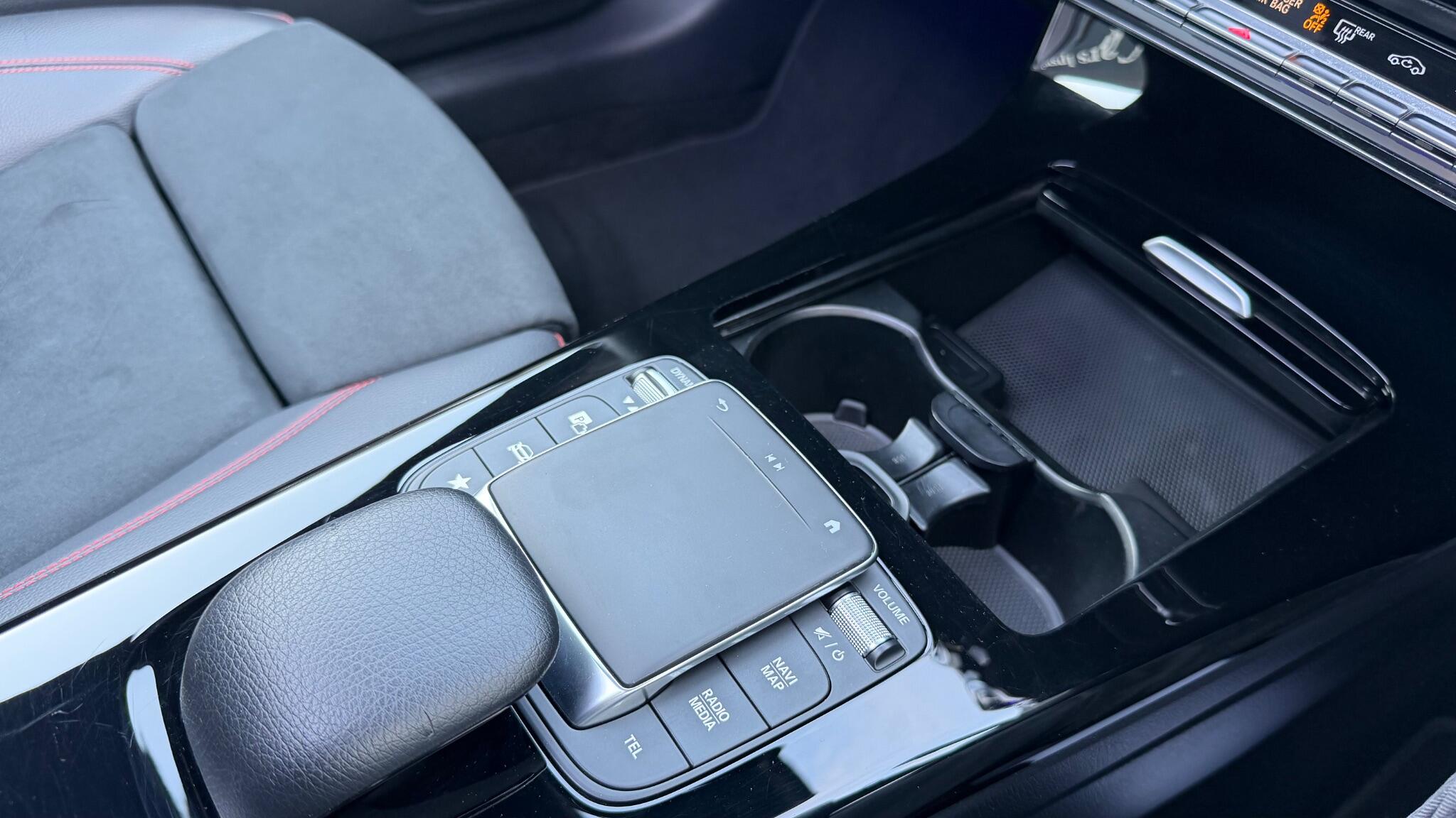 Mercedes-Benz Cla view 32