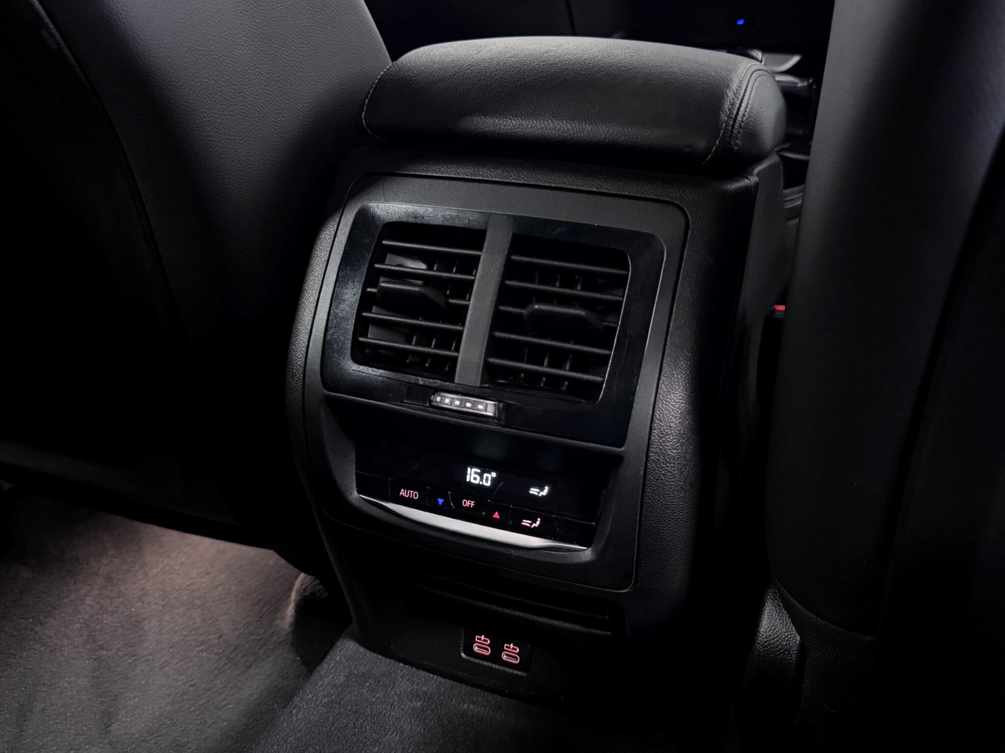 BMW X4 view 13