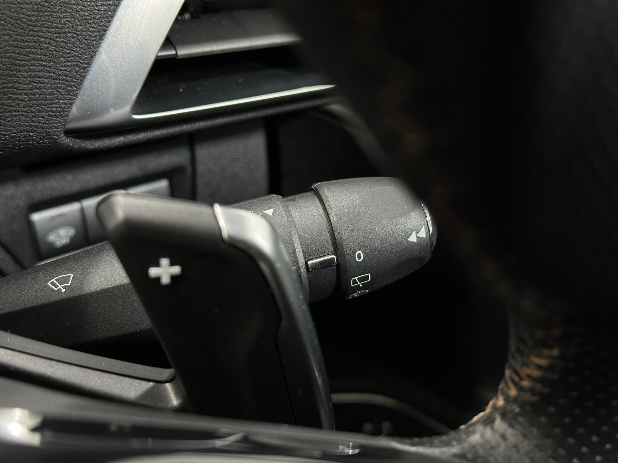 Peugeot 3008 view 17