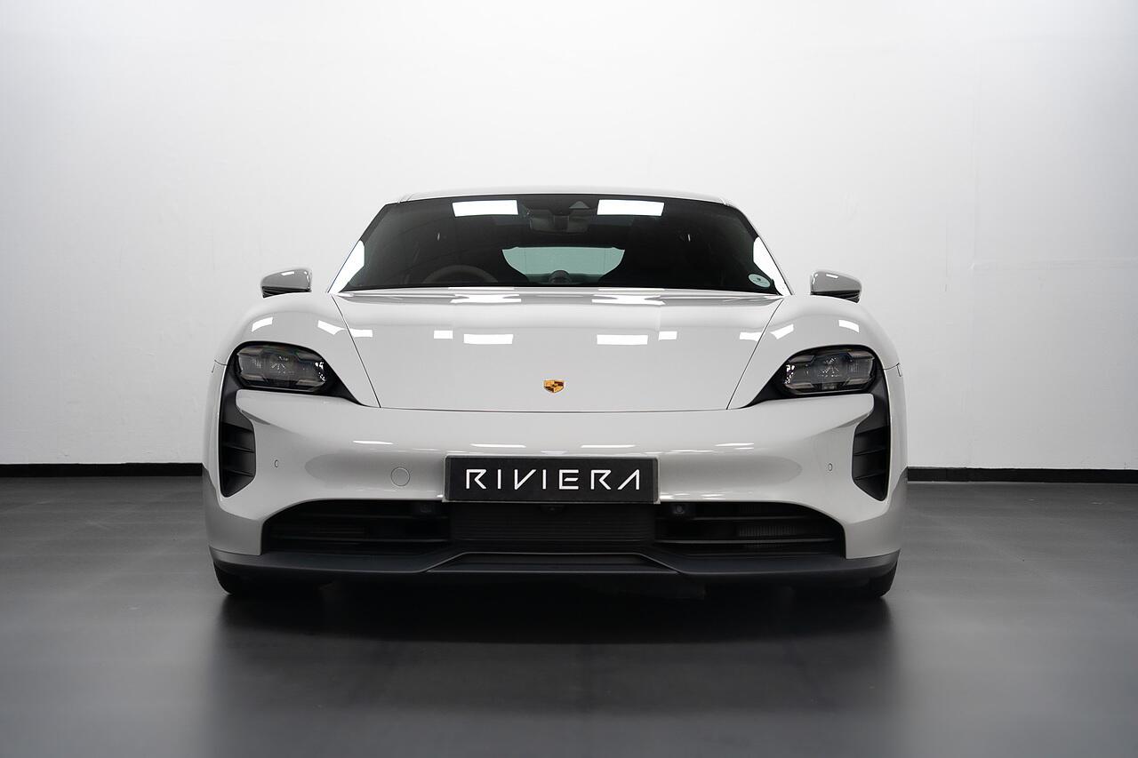 Porsche Taycan view 32