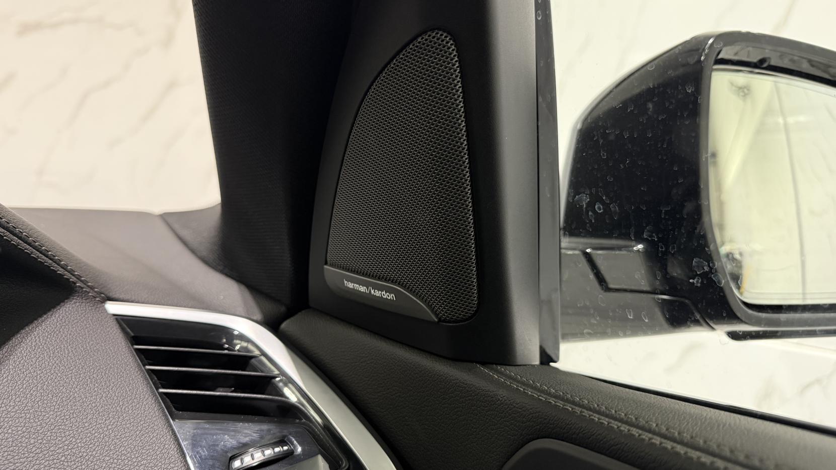 BMW X5 view 22