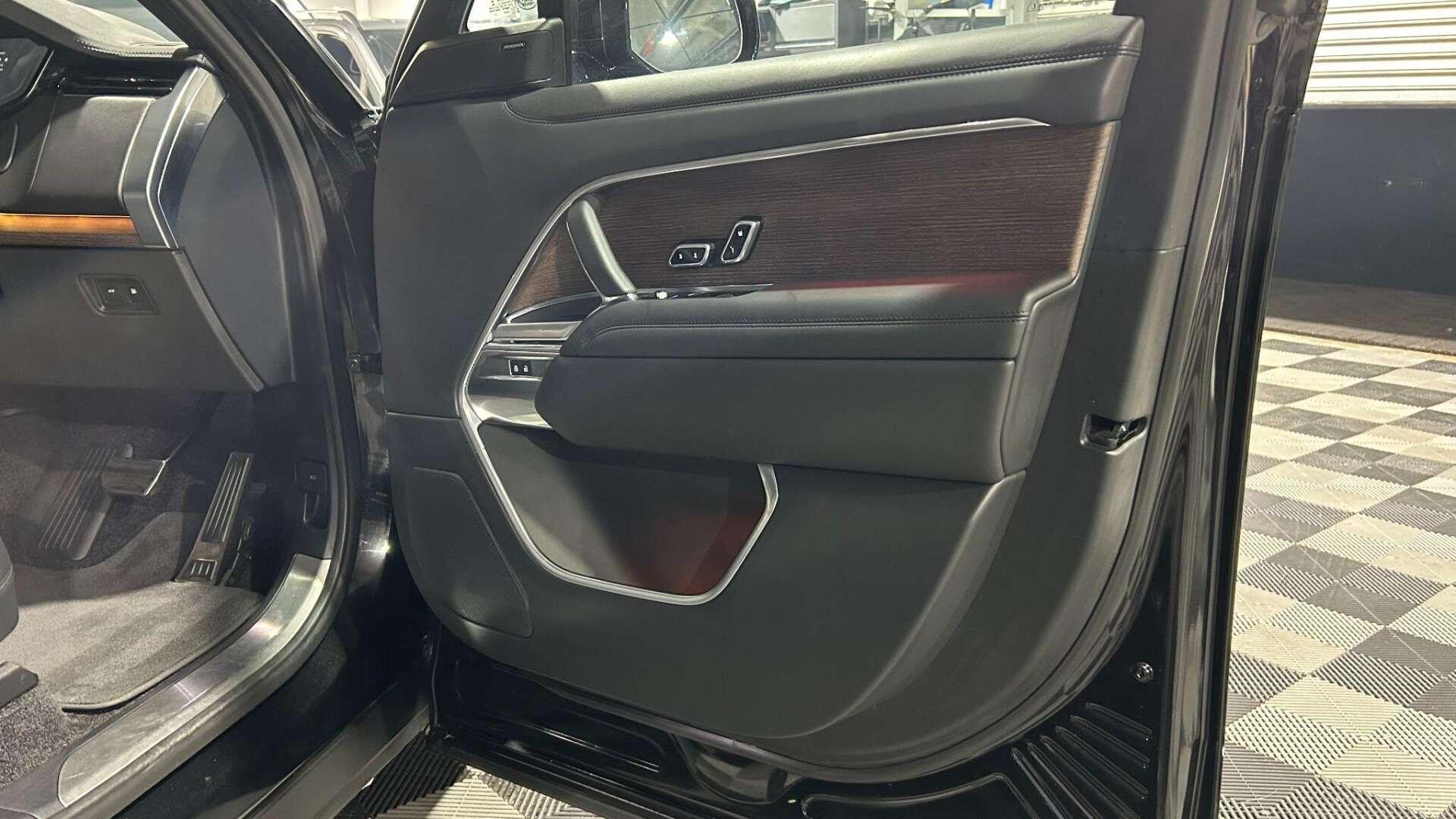 Land Rover Range Rover view 38