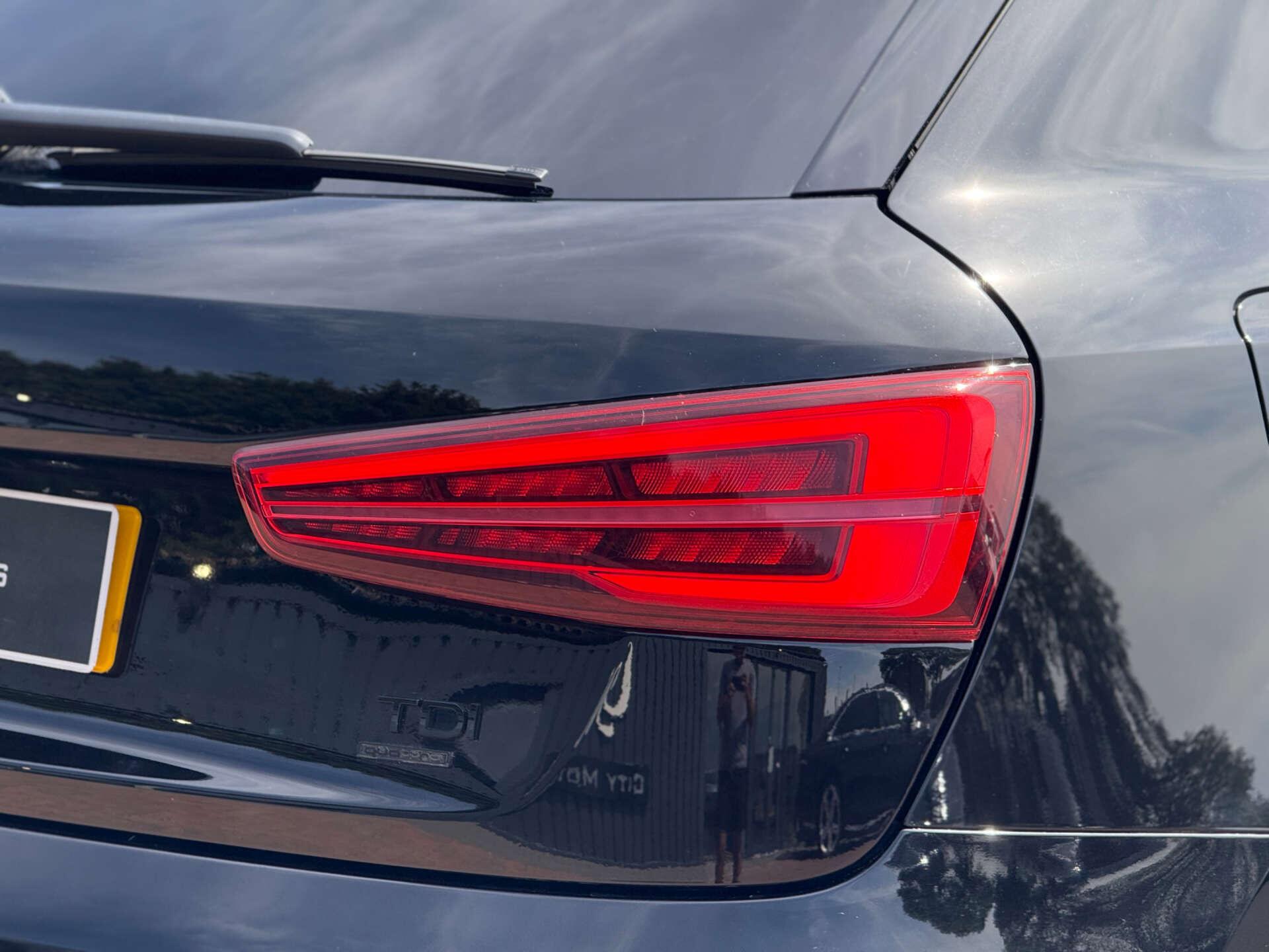 Audi Q3 view 20