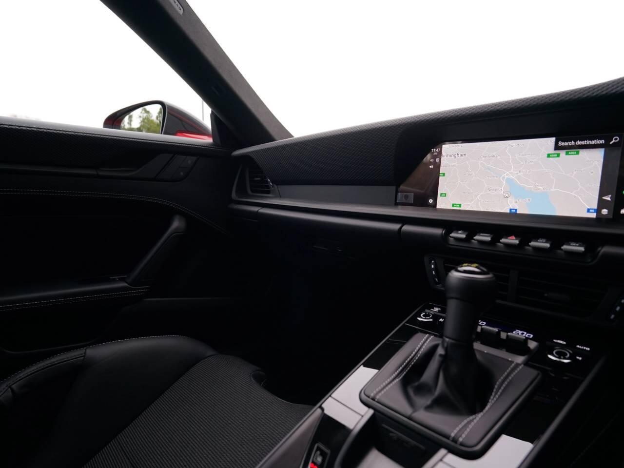 Porsche 911 view 35