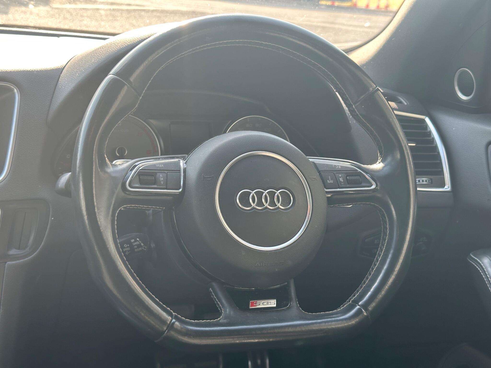 Audi SQ5 view 34
