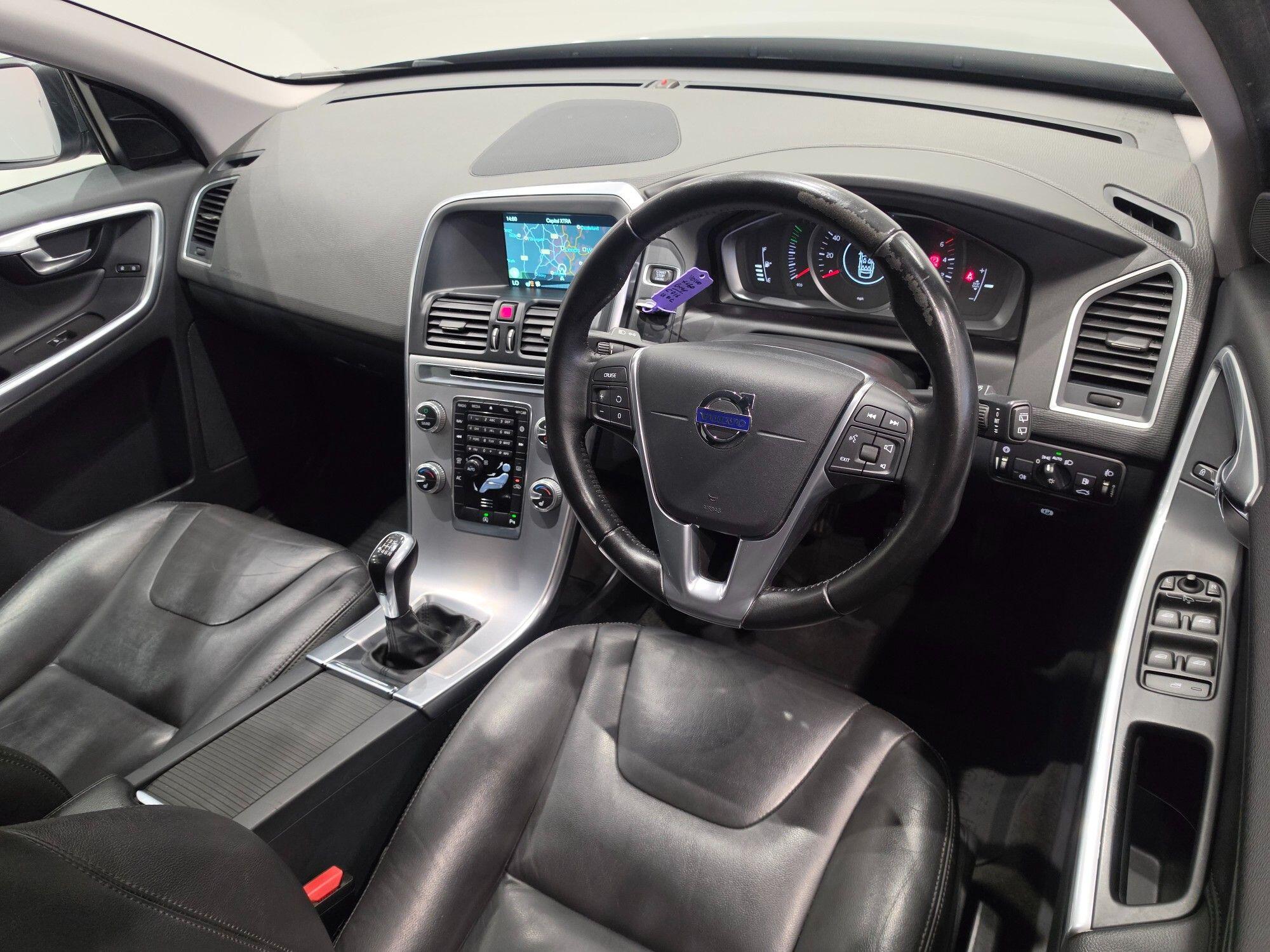 Volvo XC60 view 27