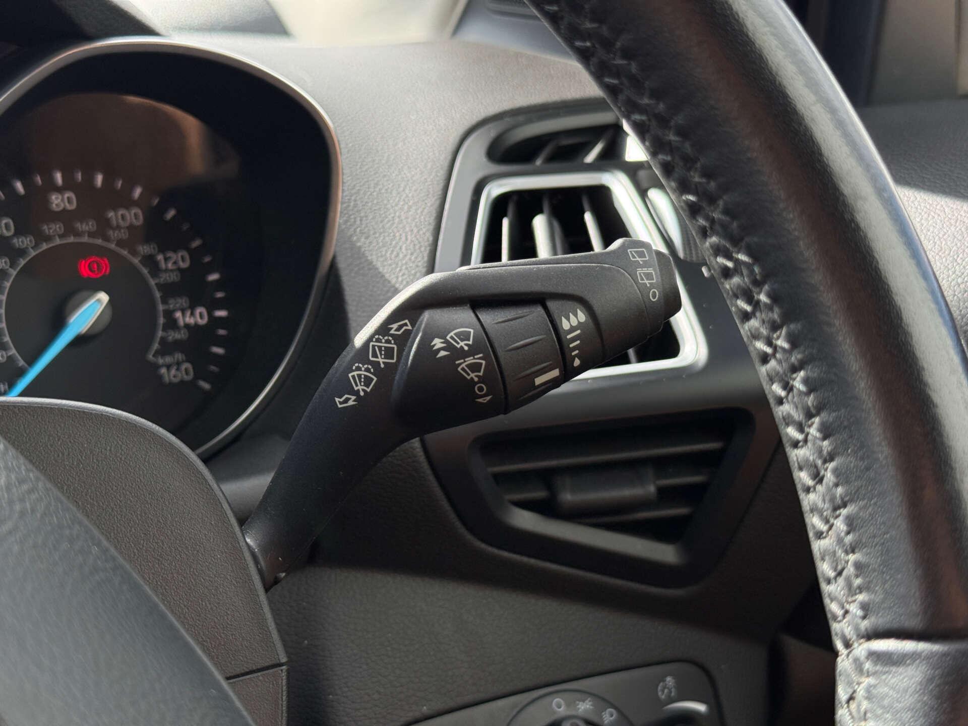 Ford Kuga view 50