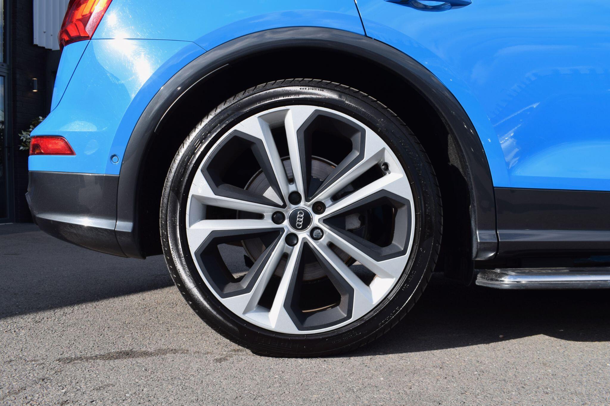 Audi SQ5 view 37