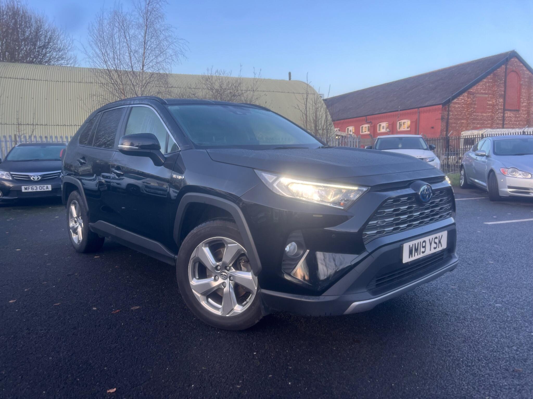 2019 Toyota RAV4 2.5 VVT-h Design CVT Euro 6 (s/s) 5dr • 116,015 miles image 1