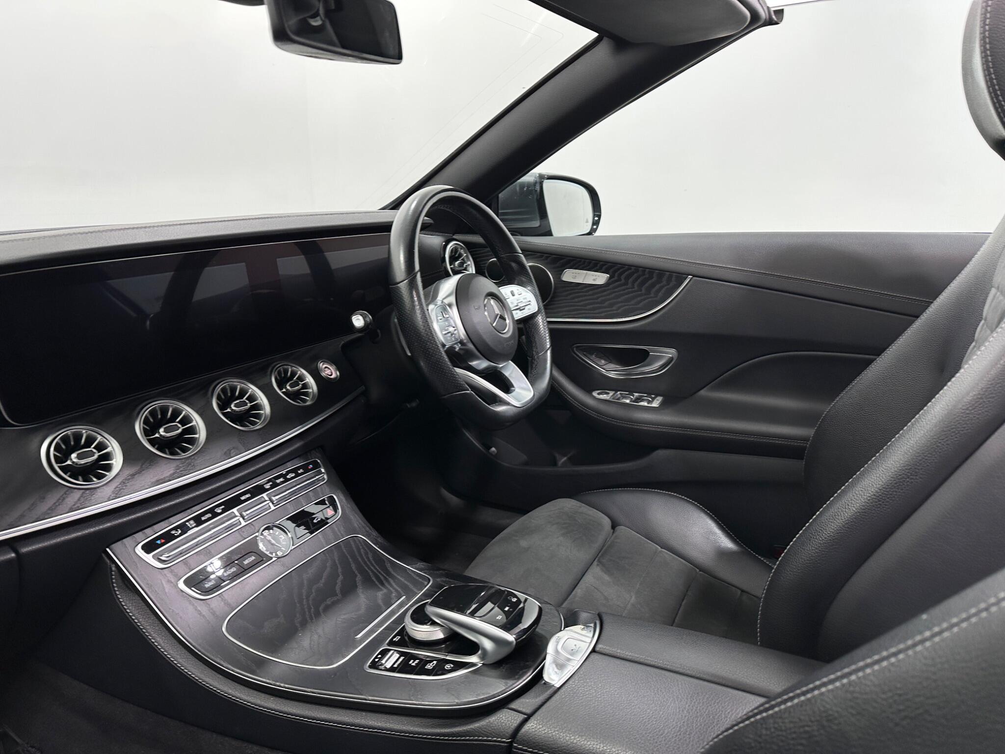 Mercedes-Benz E-Class view 32