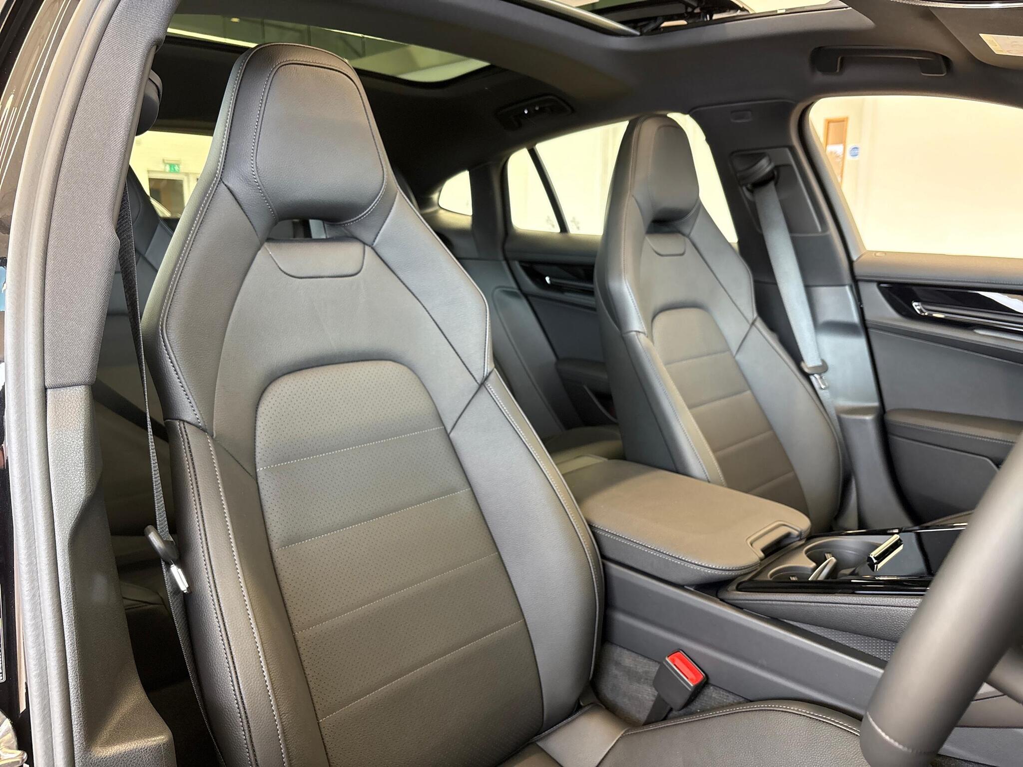 Porsche Panamera view 14