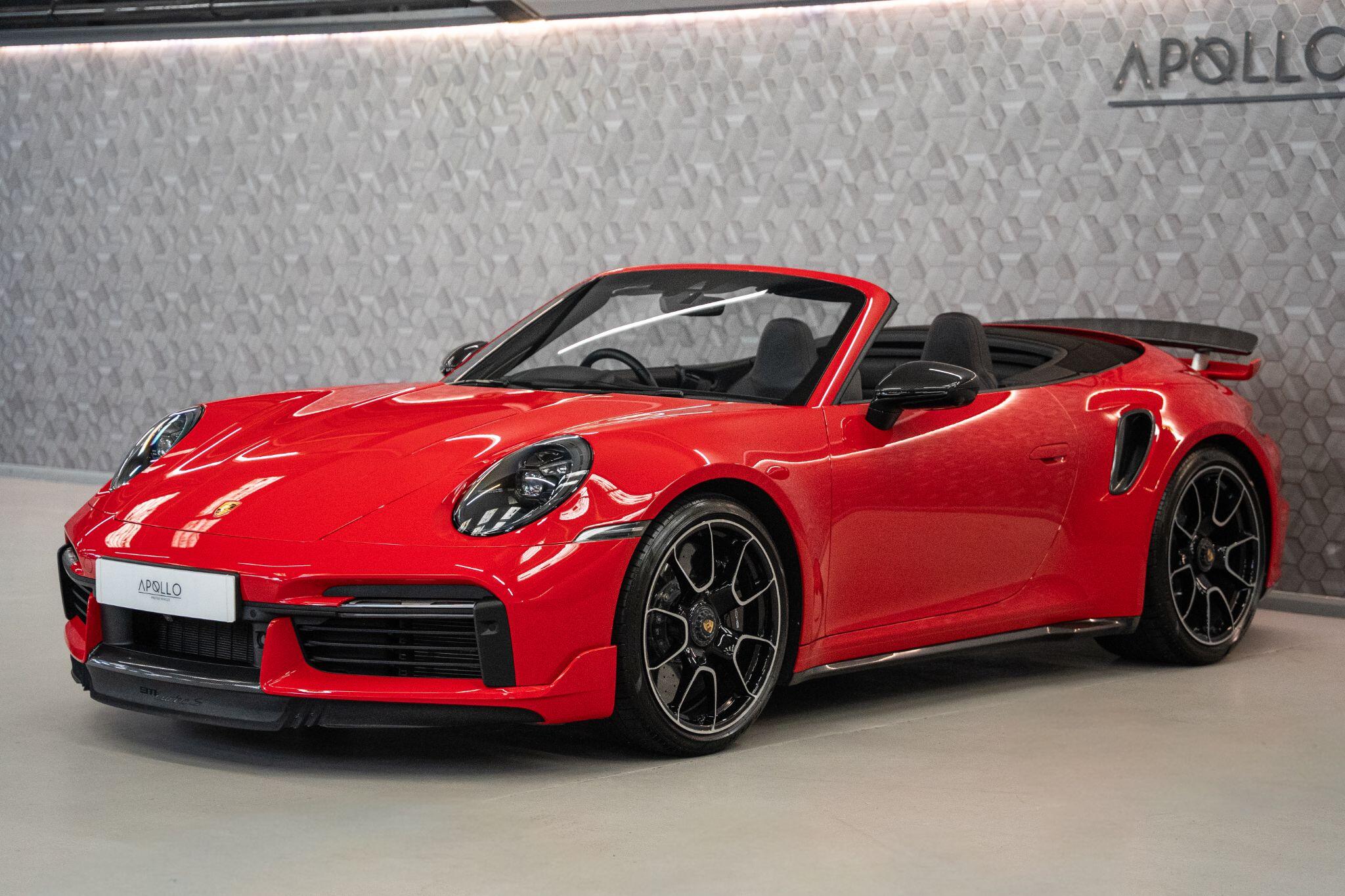 Porsche 911 view 6