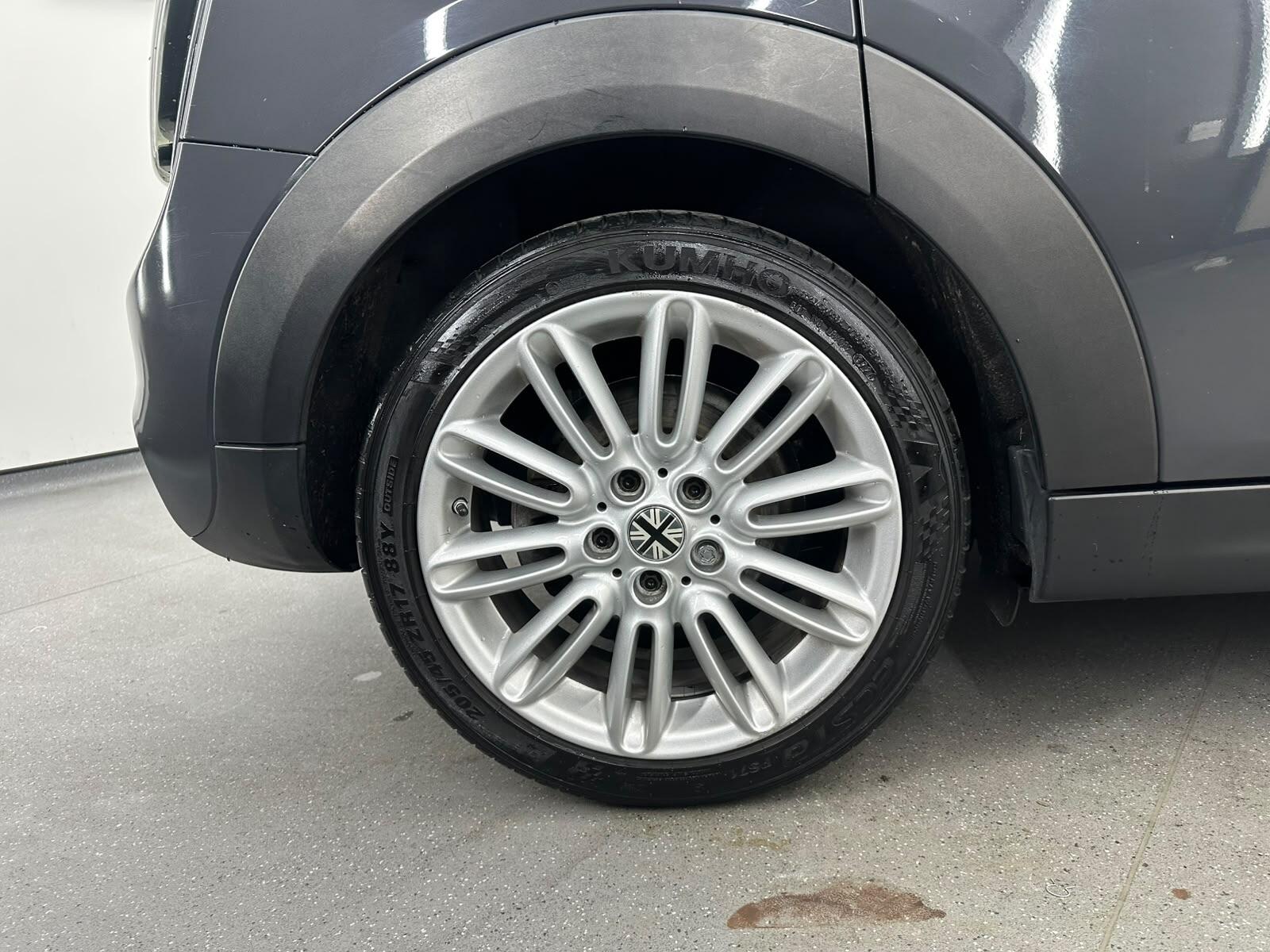 MINI Hatch view 17