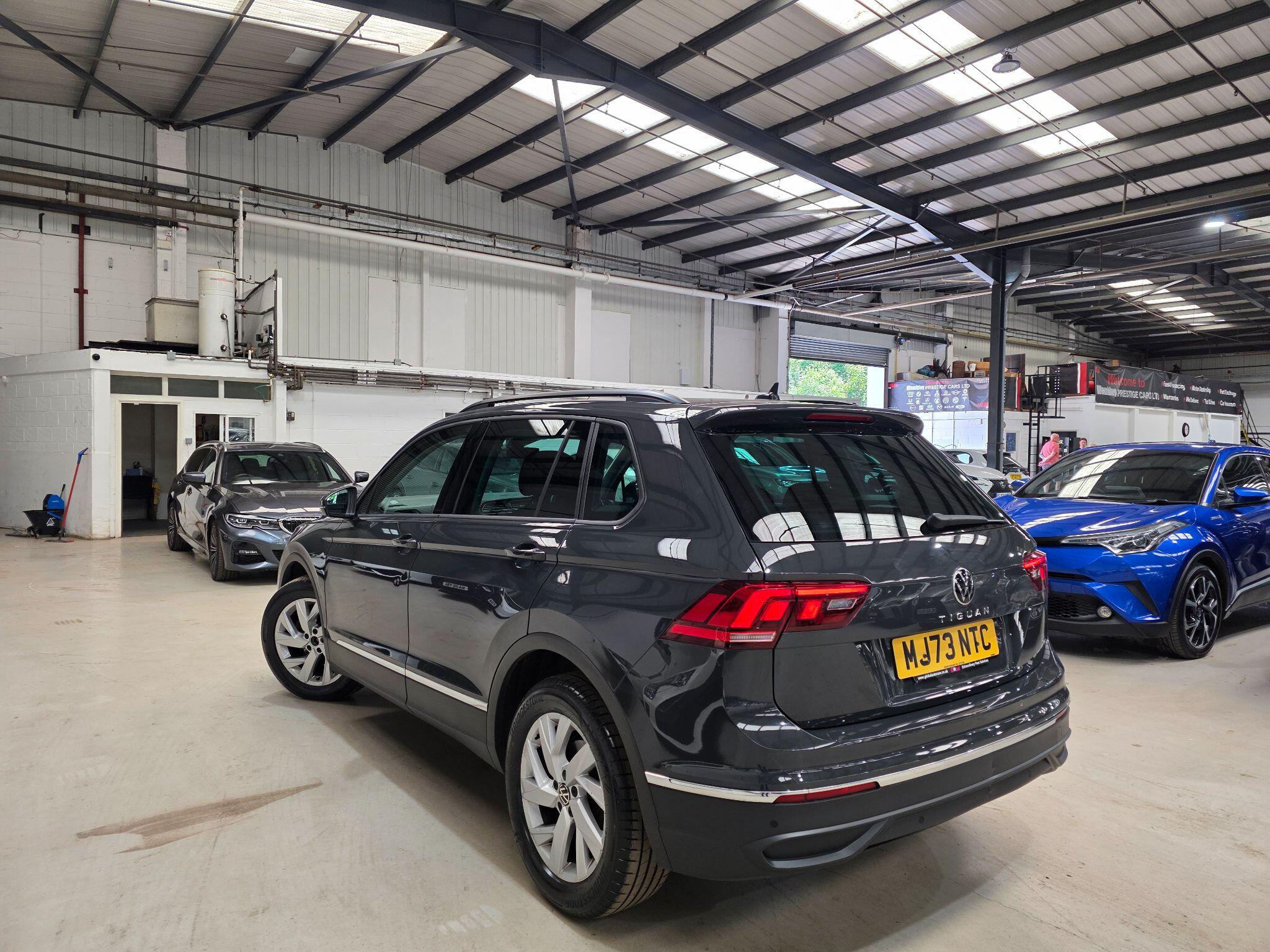 Volkswagen Tiguan view 28