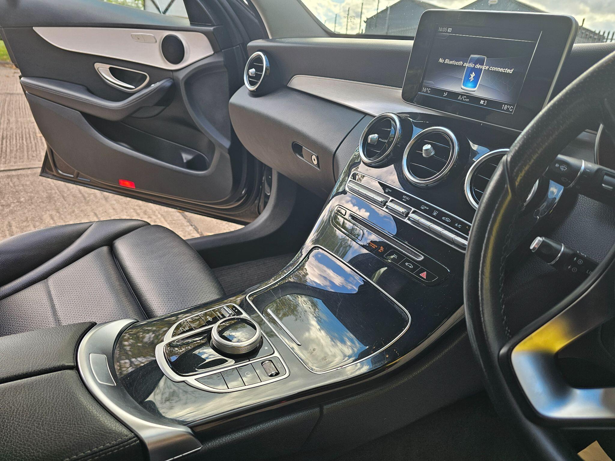 Mercedes-Benz C-Class view 25