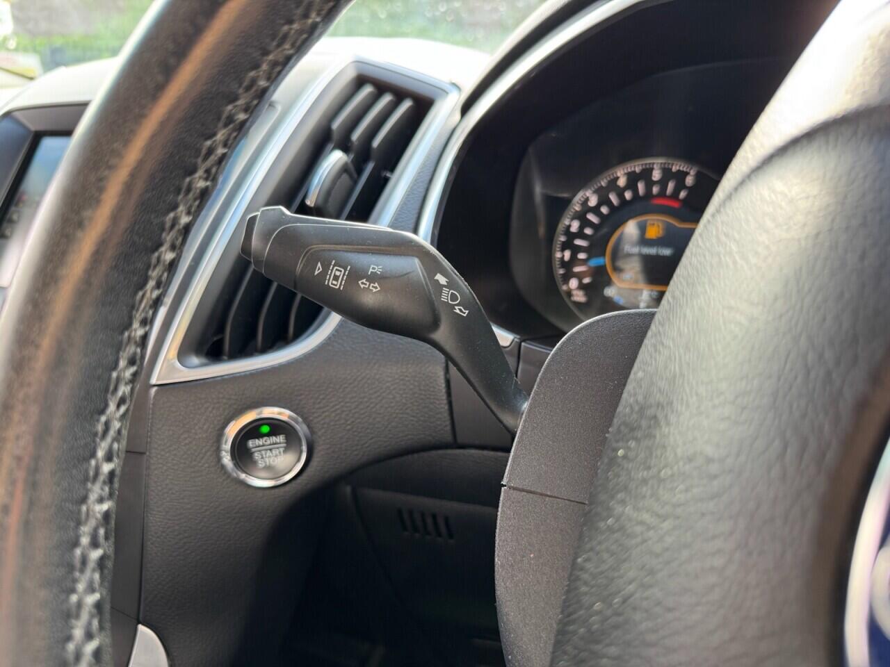 Ford Edge view 15