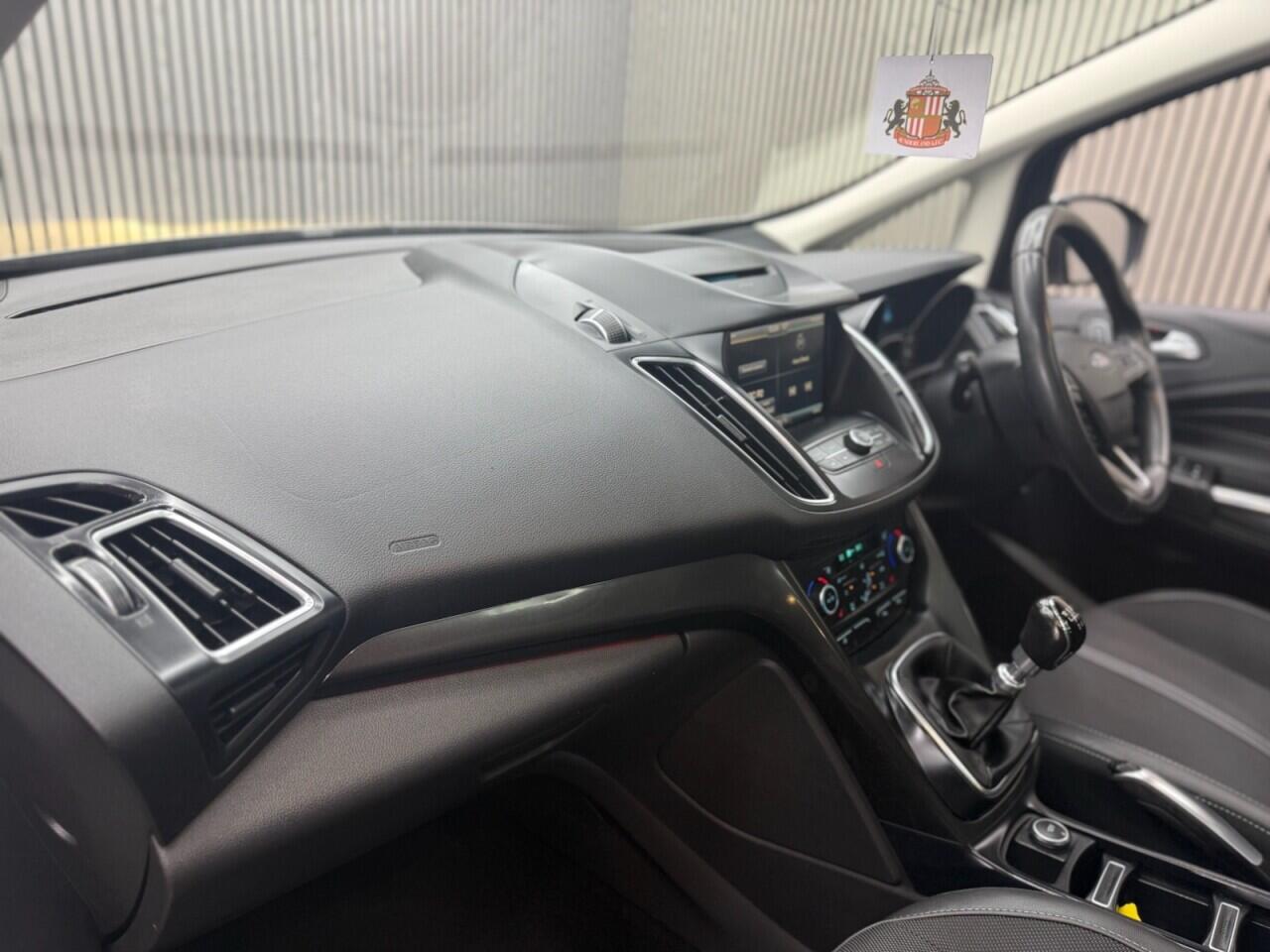 Ford C-Max view 5