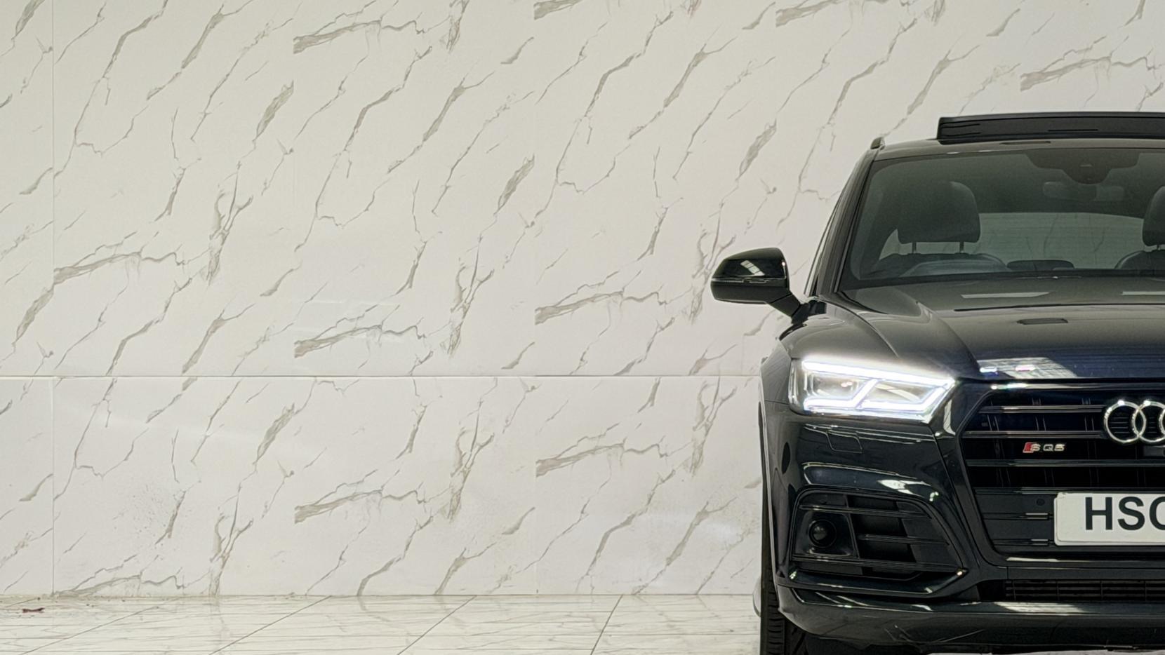 Audi SQ5 view 35