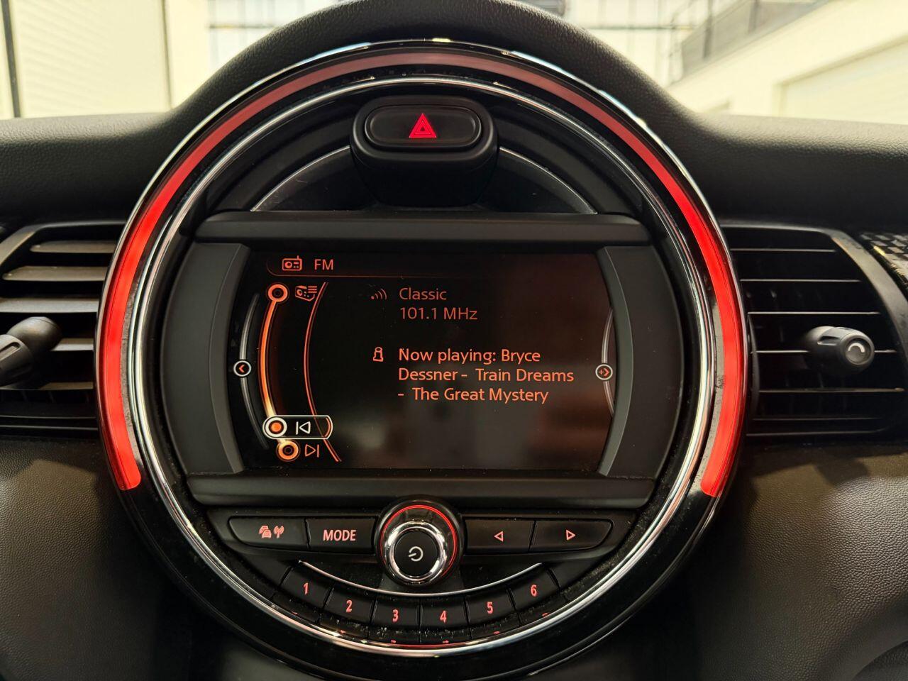 Mini Hatch view 9