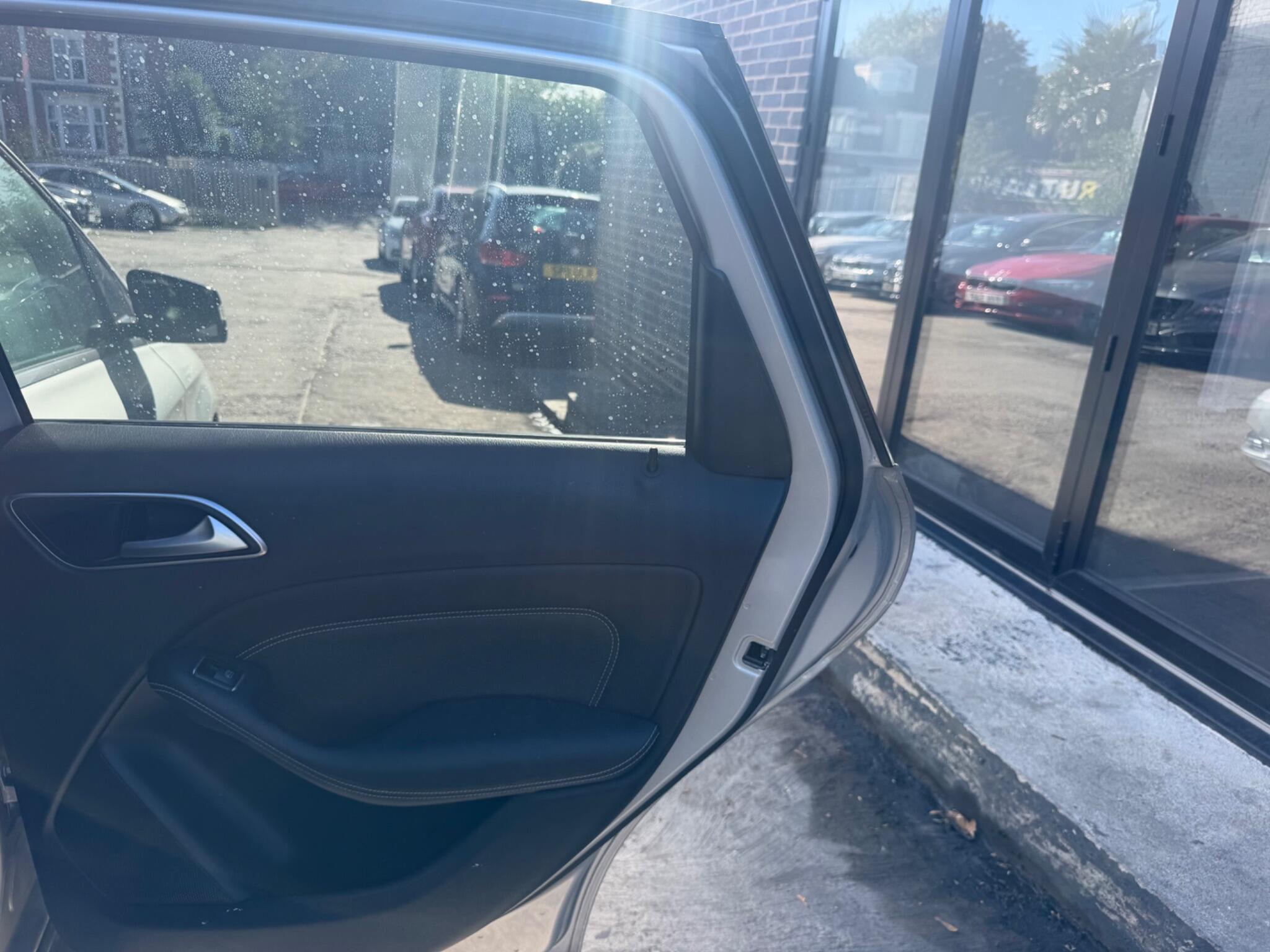 Mercedes-Benz B-Class view 18