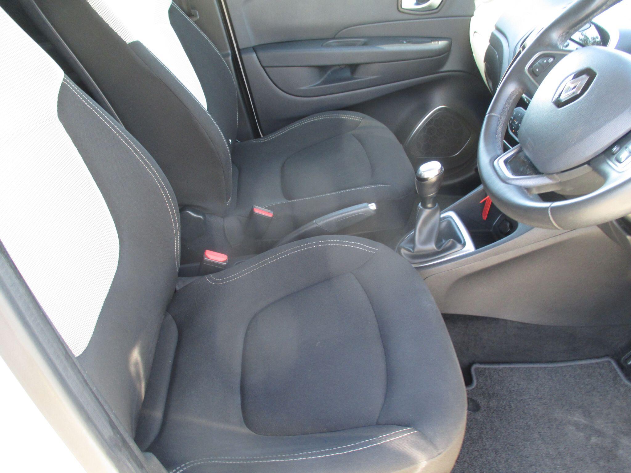 Renault Captur view 22