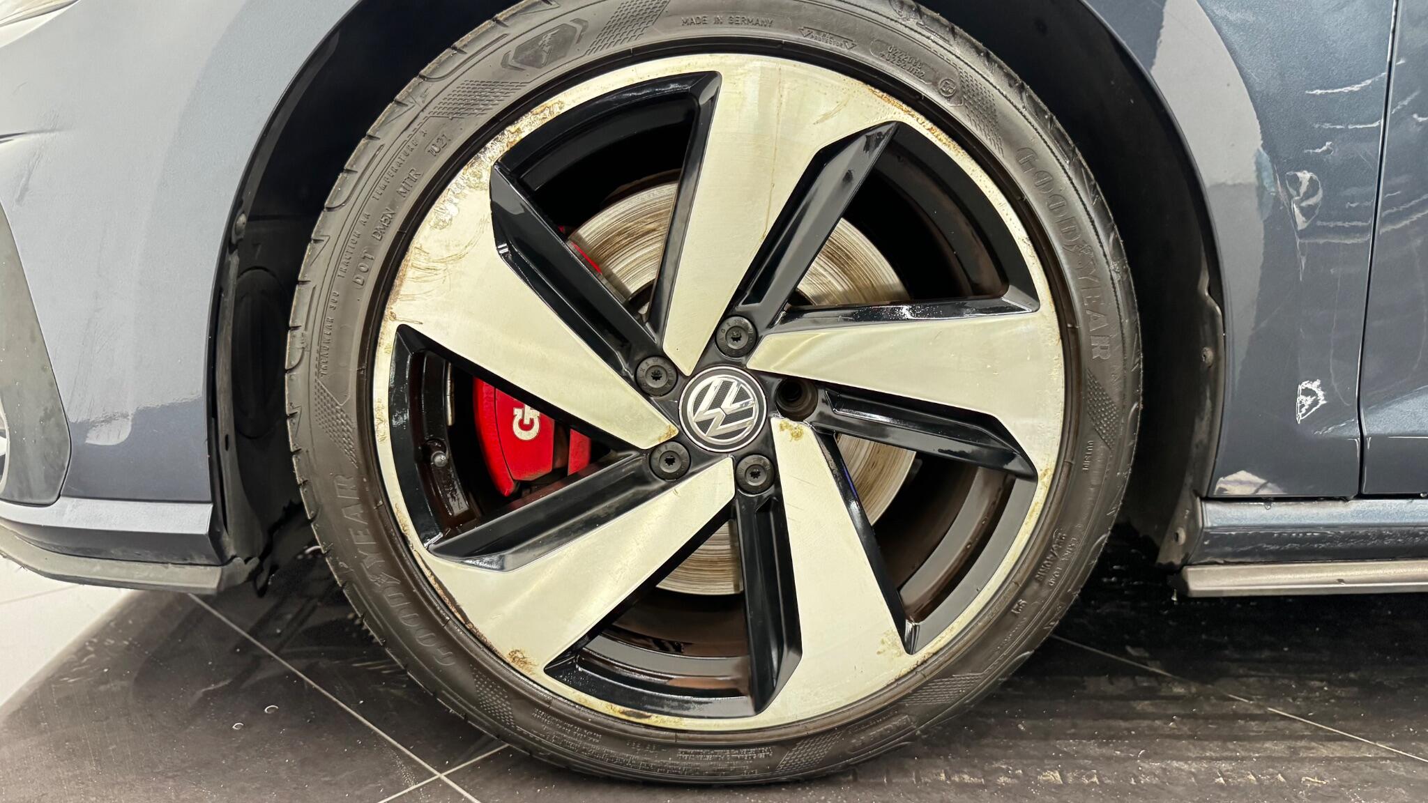 Volkswagen Golf view 59