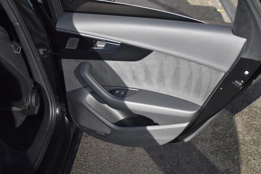 Audi A4 view 35